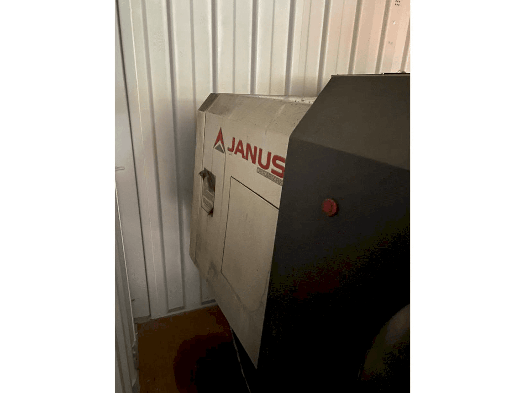 Вид станка JANUS TK610/1350 CNC спереди