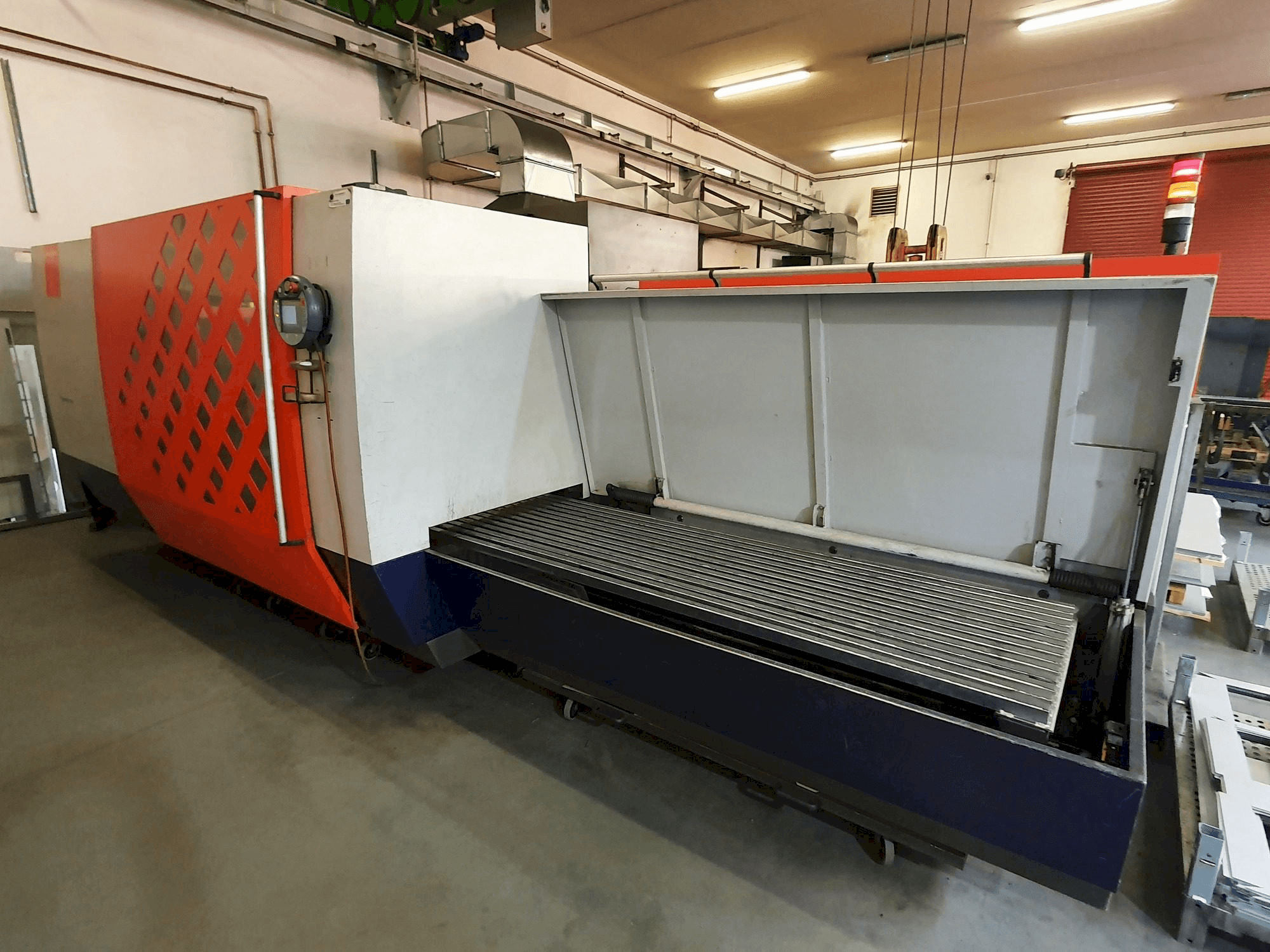 Вид станка Bystronic ByVention 3015 спереди