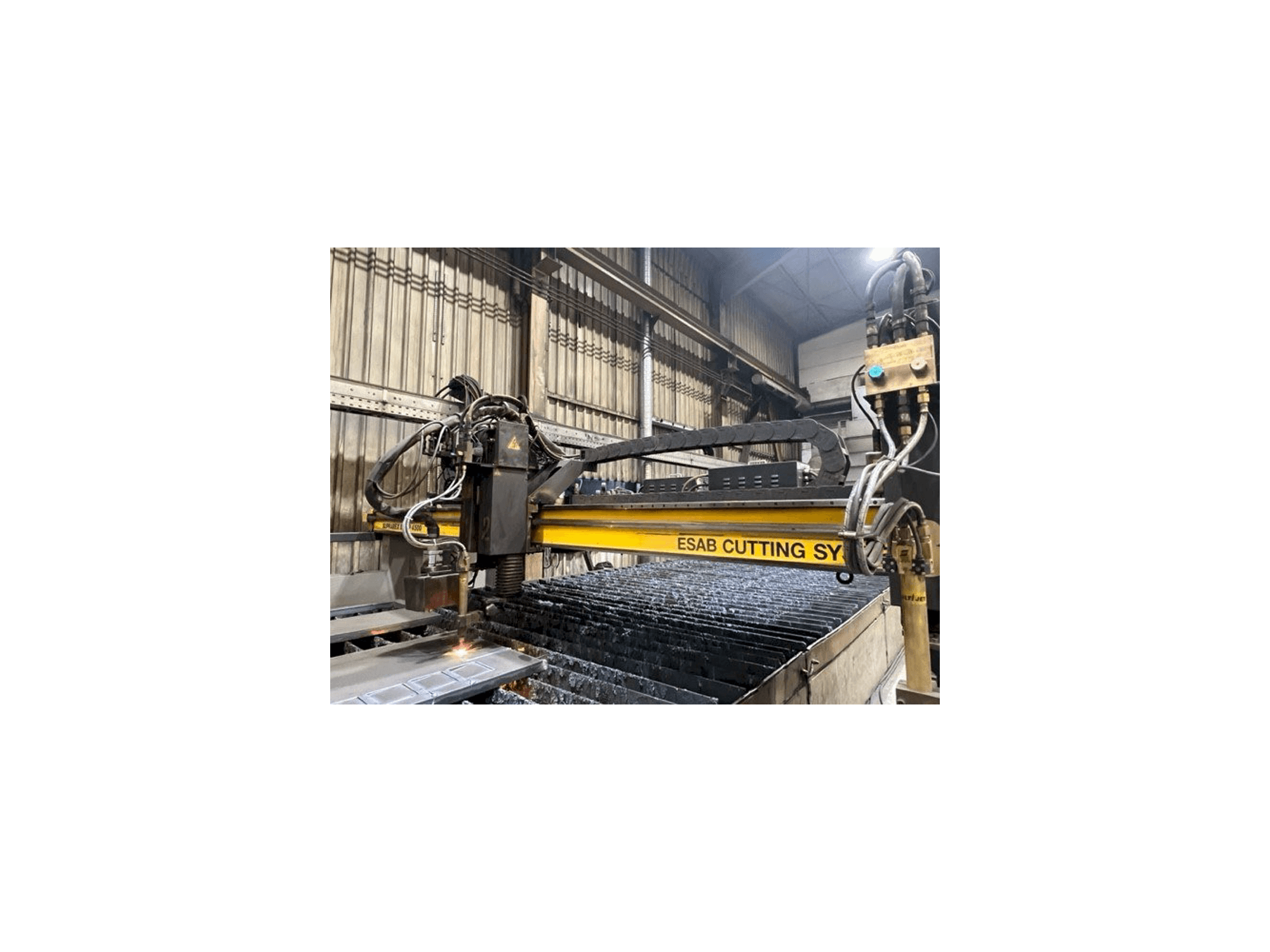 Вид станка ESAB SXE-P14500 SUPRAREX спереди