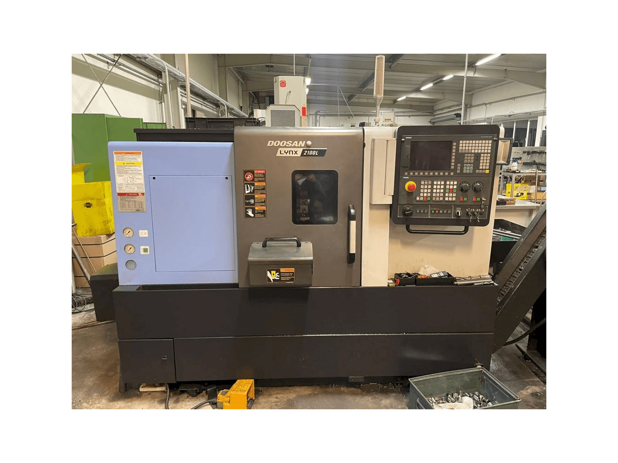 Вид станка Doosan Lynx 2100LB спереди