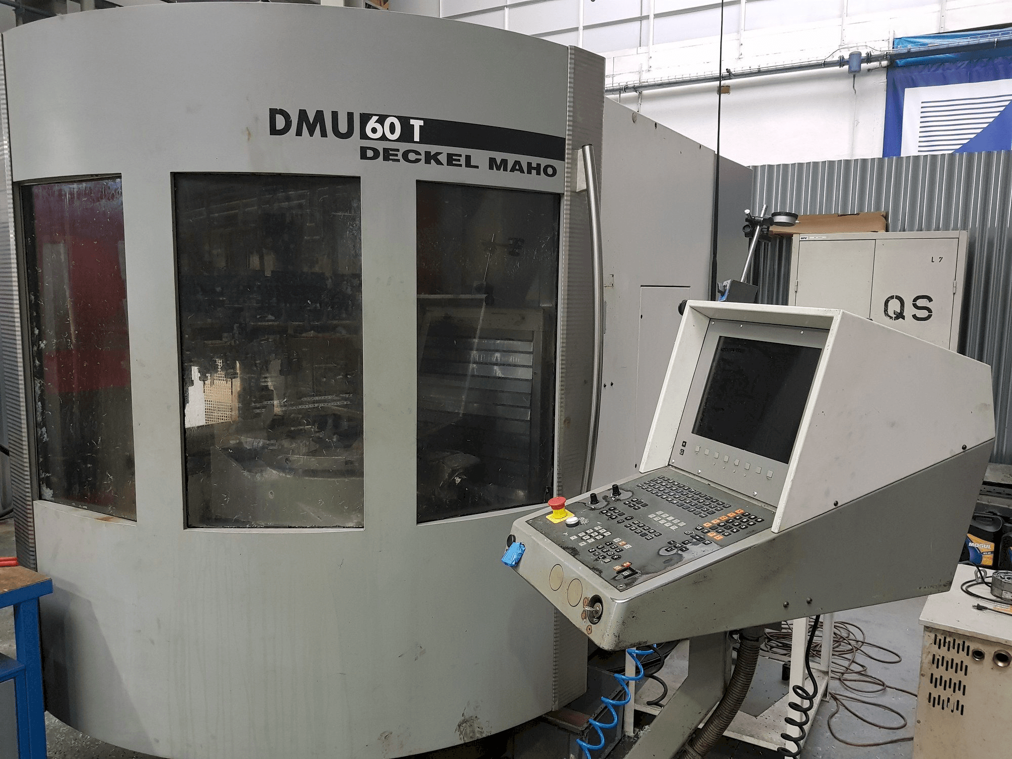 Вид станка DECKEL MAHO DMU 60T спереди