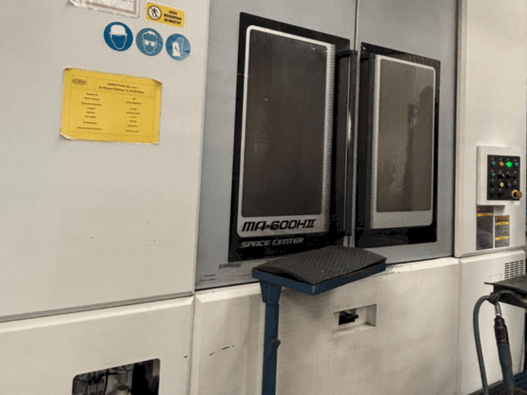 Вид станка Okuma MA 600H II спереди