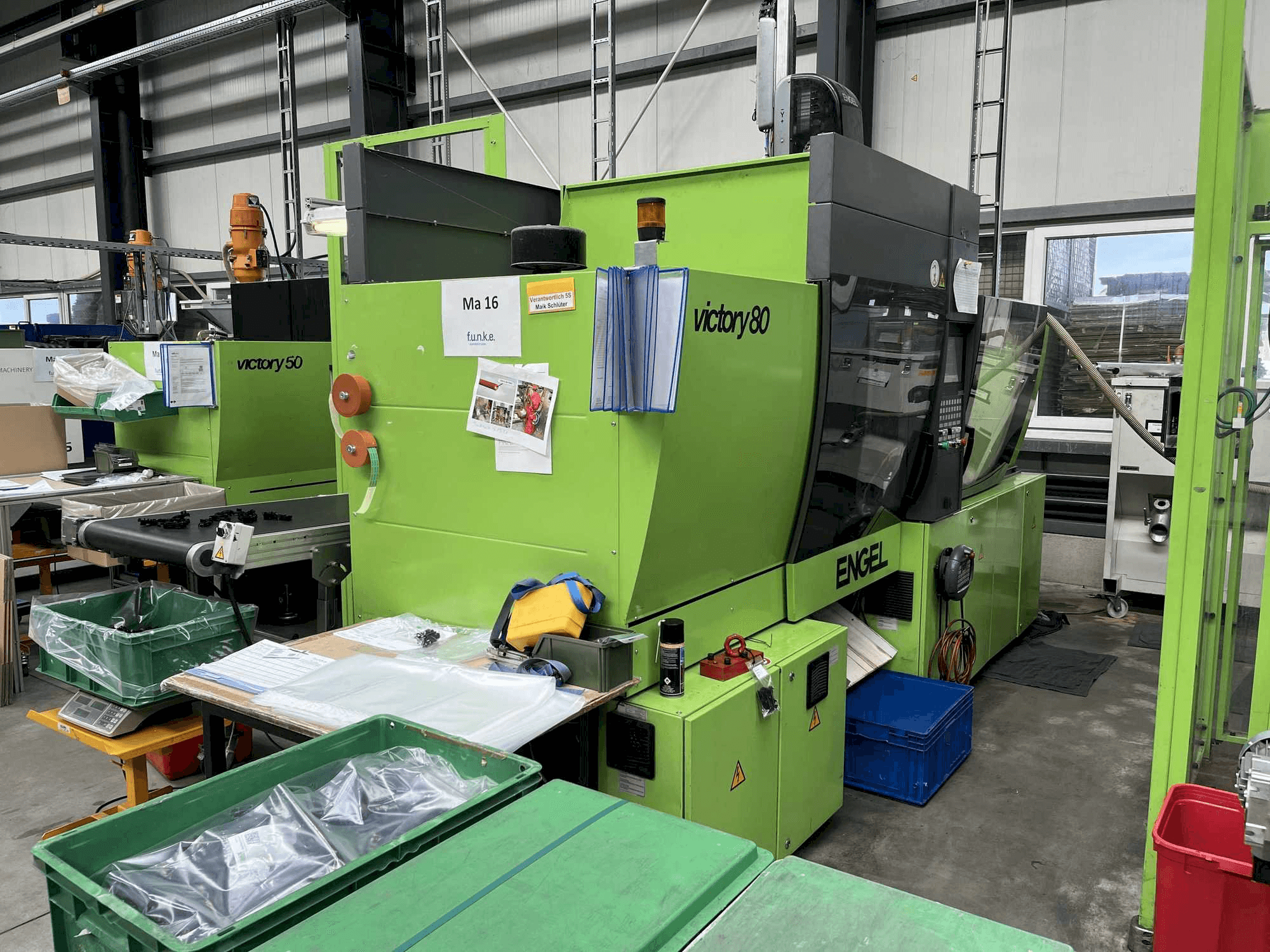 Вид станка Engel VIC 330/80 TECH спереди