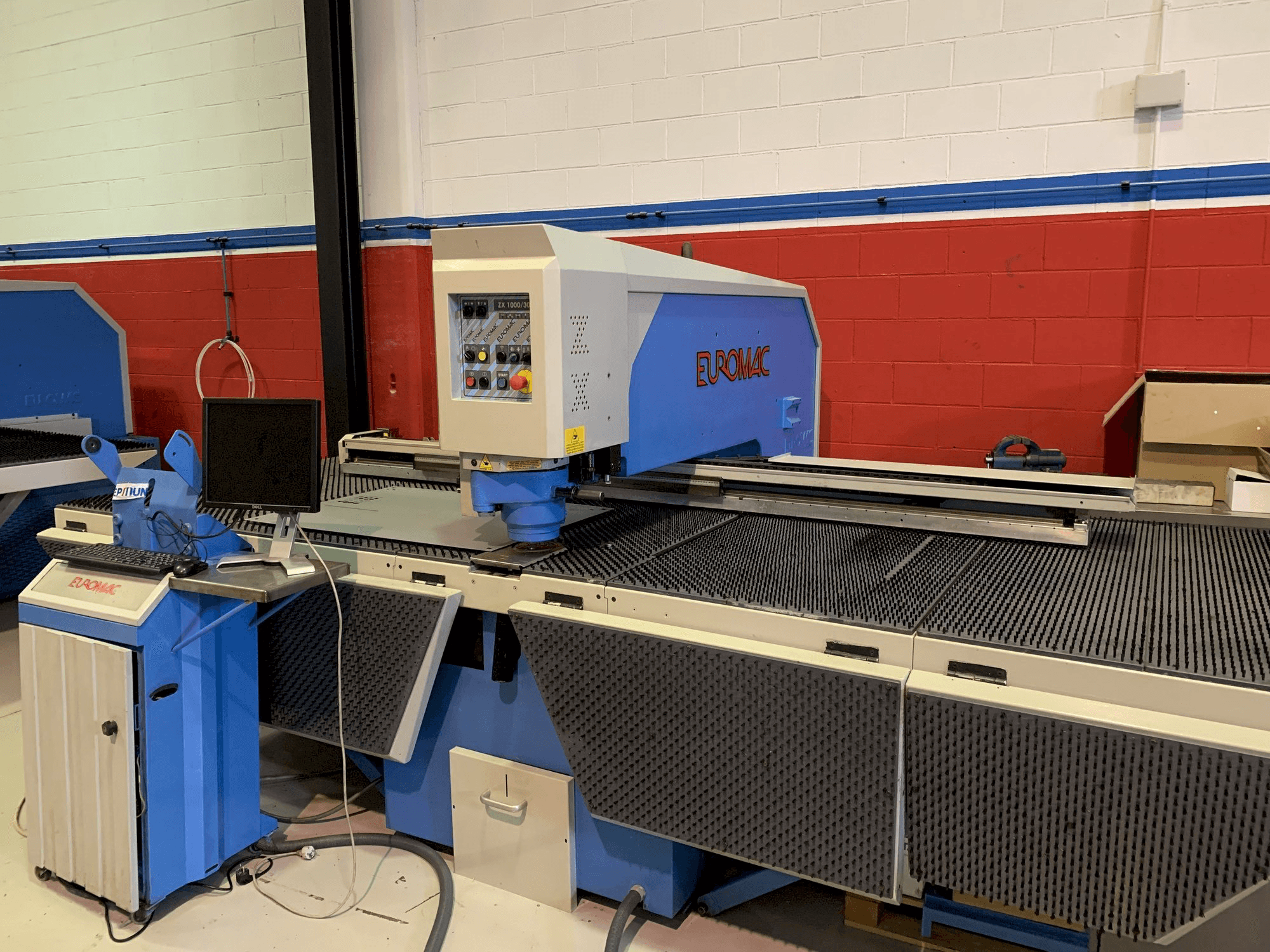 Вид станка Euromac ZX 1000-30-2000 спереди