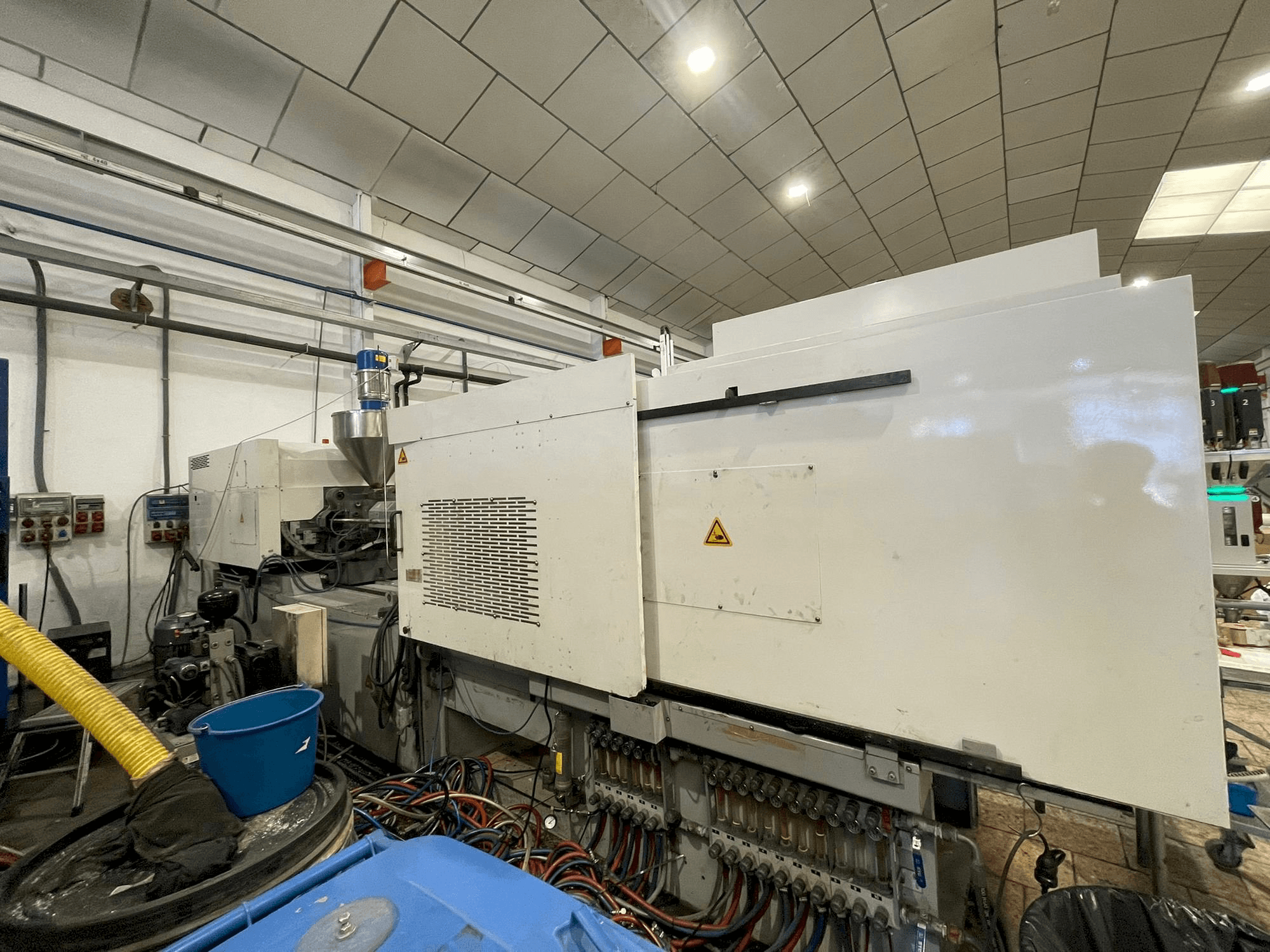 Вид станка Toyo Si-280-V слева