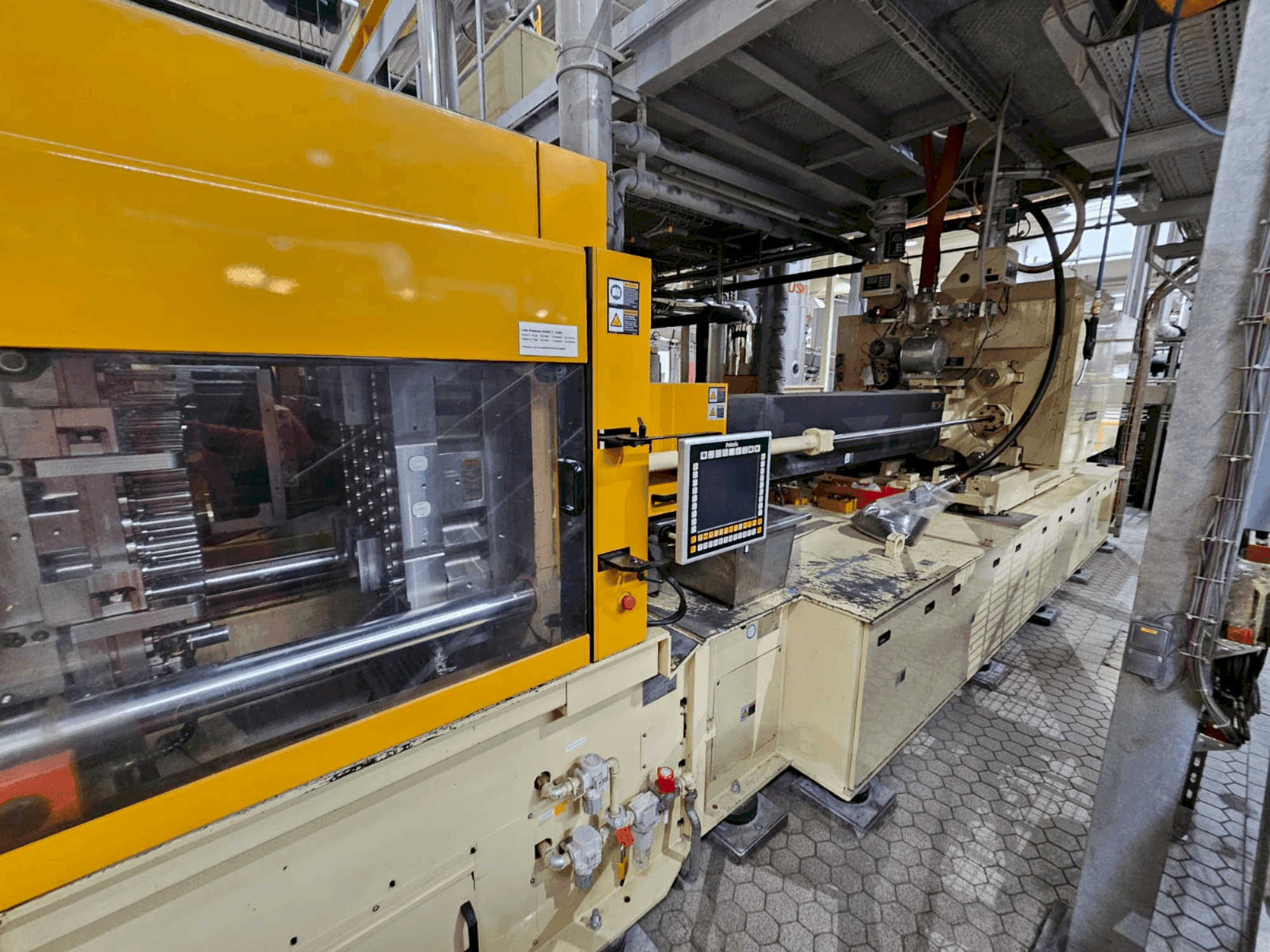 Вид станка Husky HPETL230E-RSE95D-95 спереди