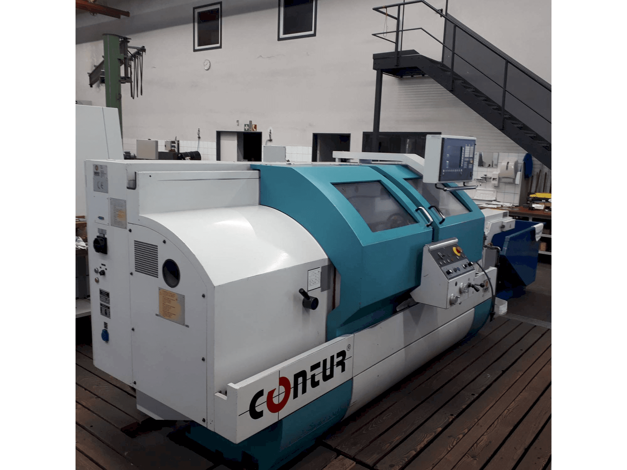 Вид станка Saeilo Contour Dialog T52 x 1500 спереди