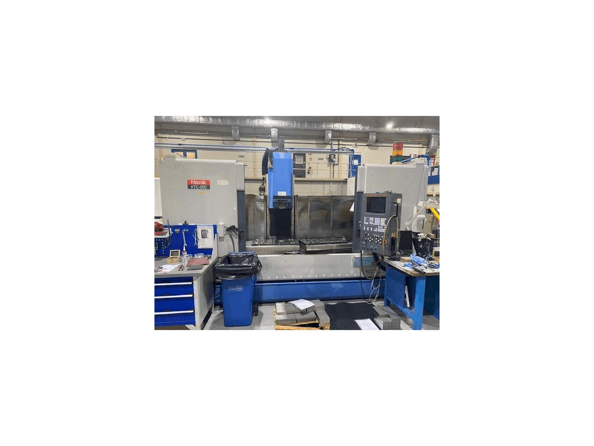 Вид станка Mazak VTC-20C спереди