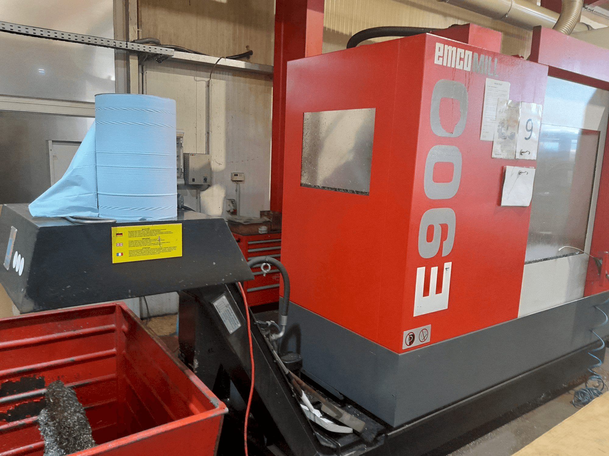 Вид станка EMCO E900 спереди