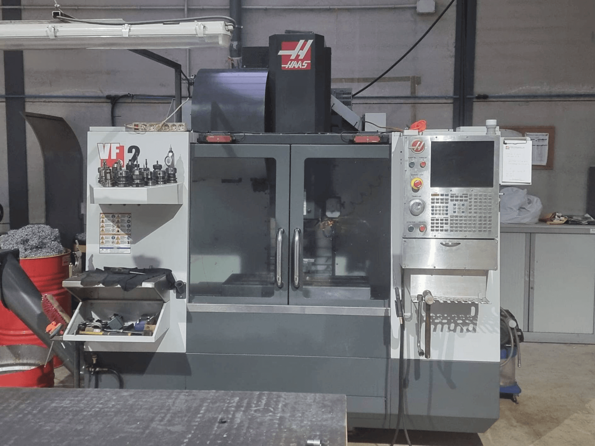 Вид станка HAAS VF-2 спереди