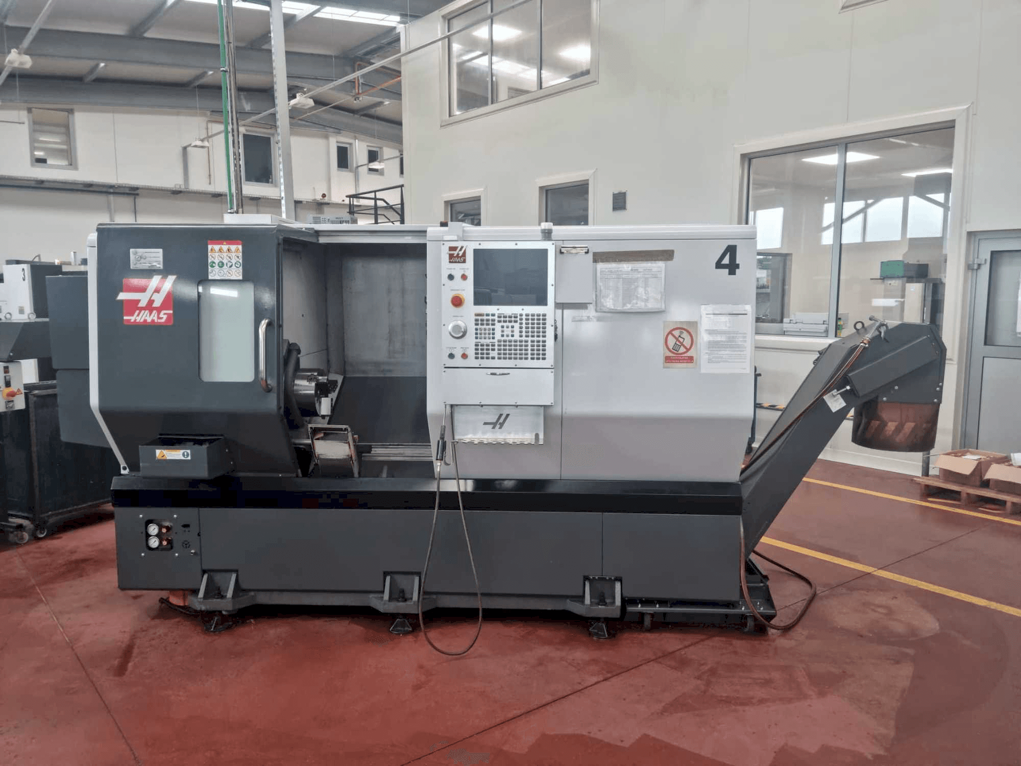 Вид станка HAAS ST-30Y спереди