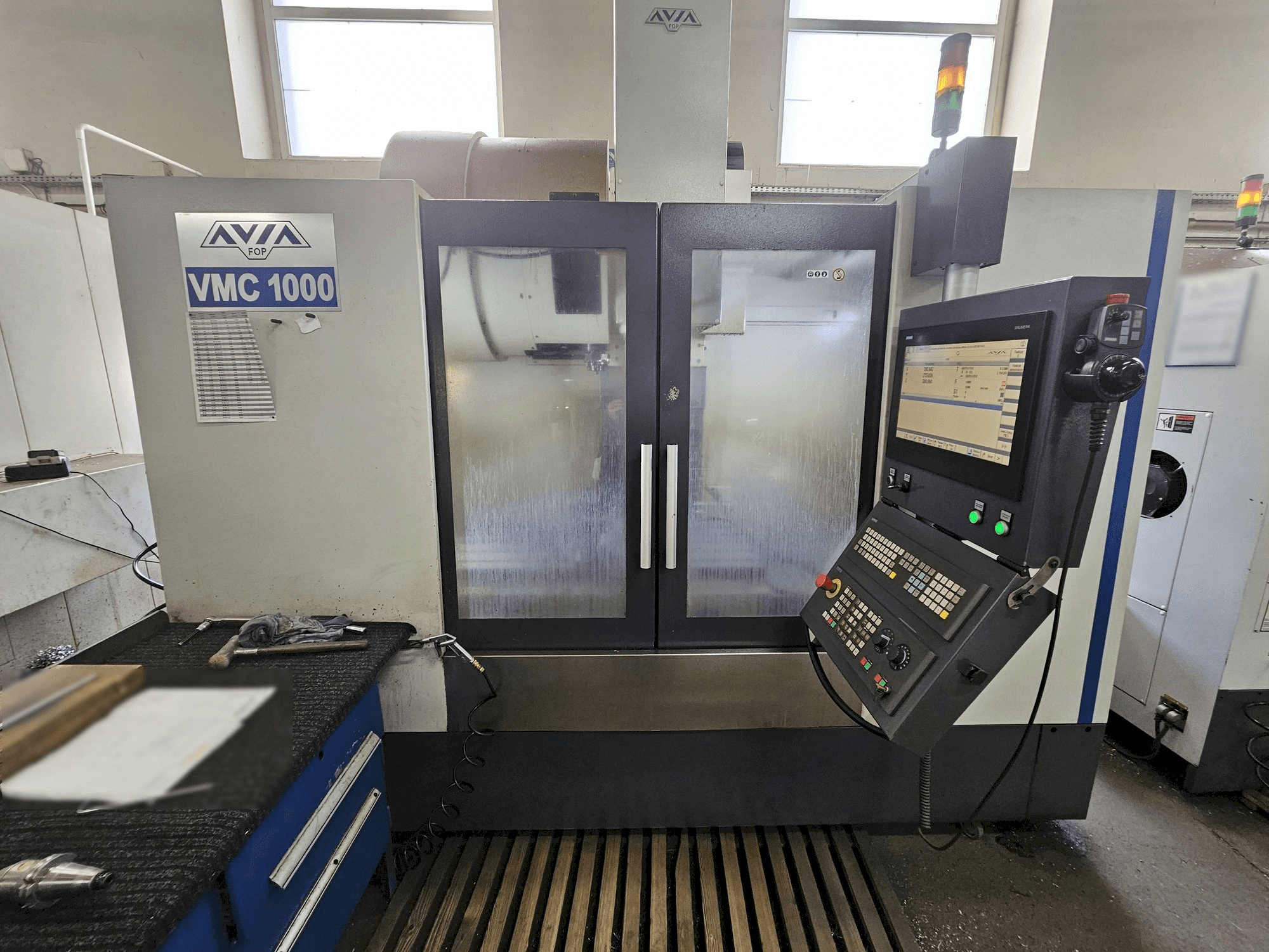 Вид станка Avia VMC 1000 спереди