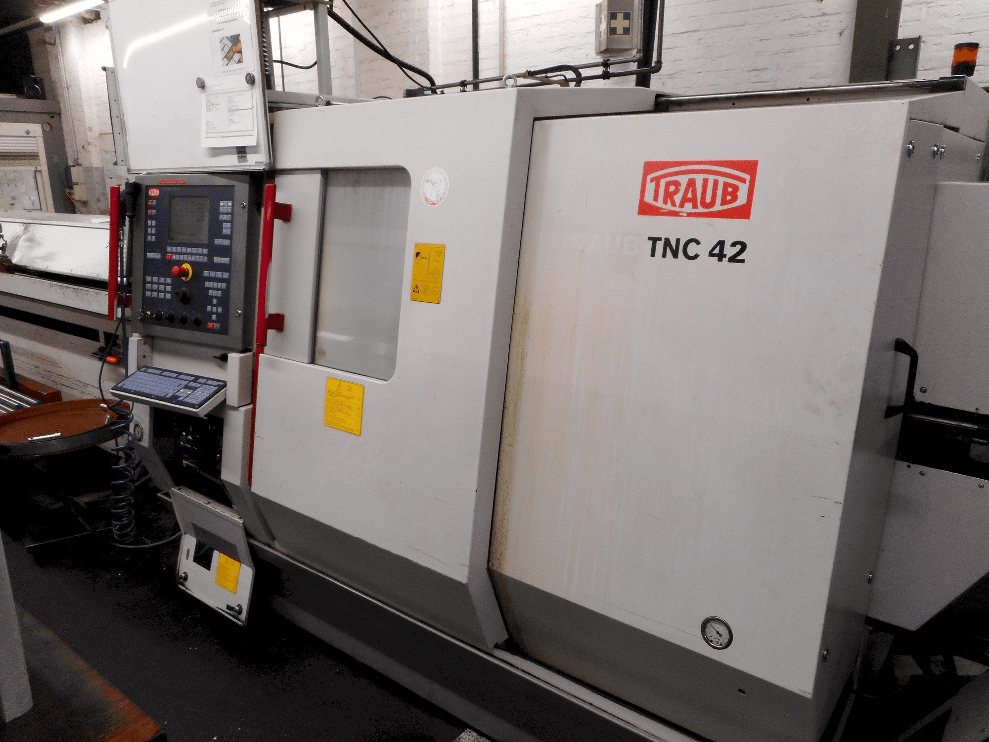 Вид станка TRAUB TNC42/65 спереди