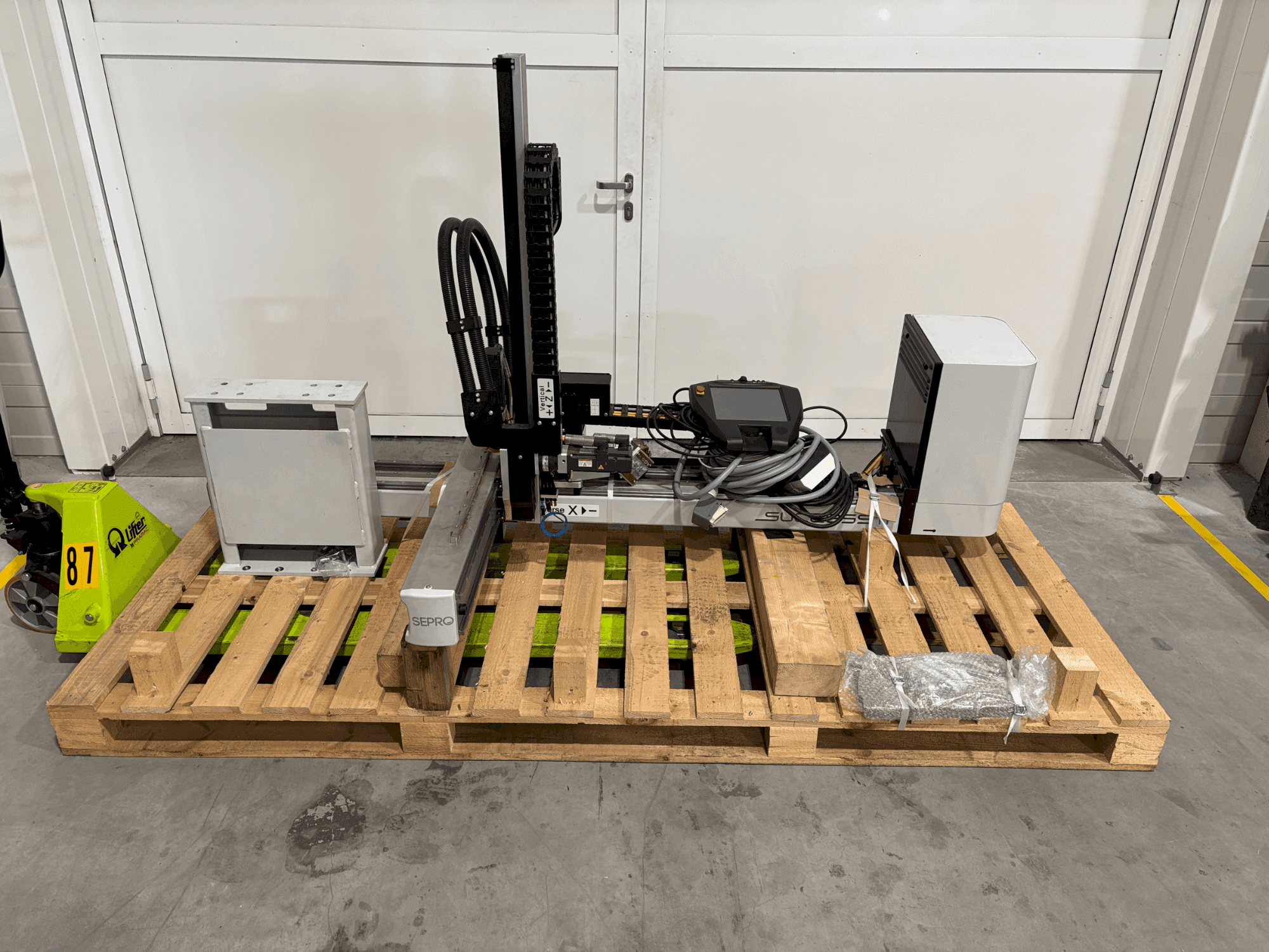 Вид станка Sepro Success 11 спереди