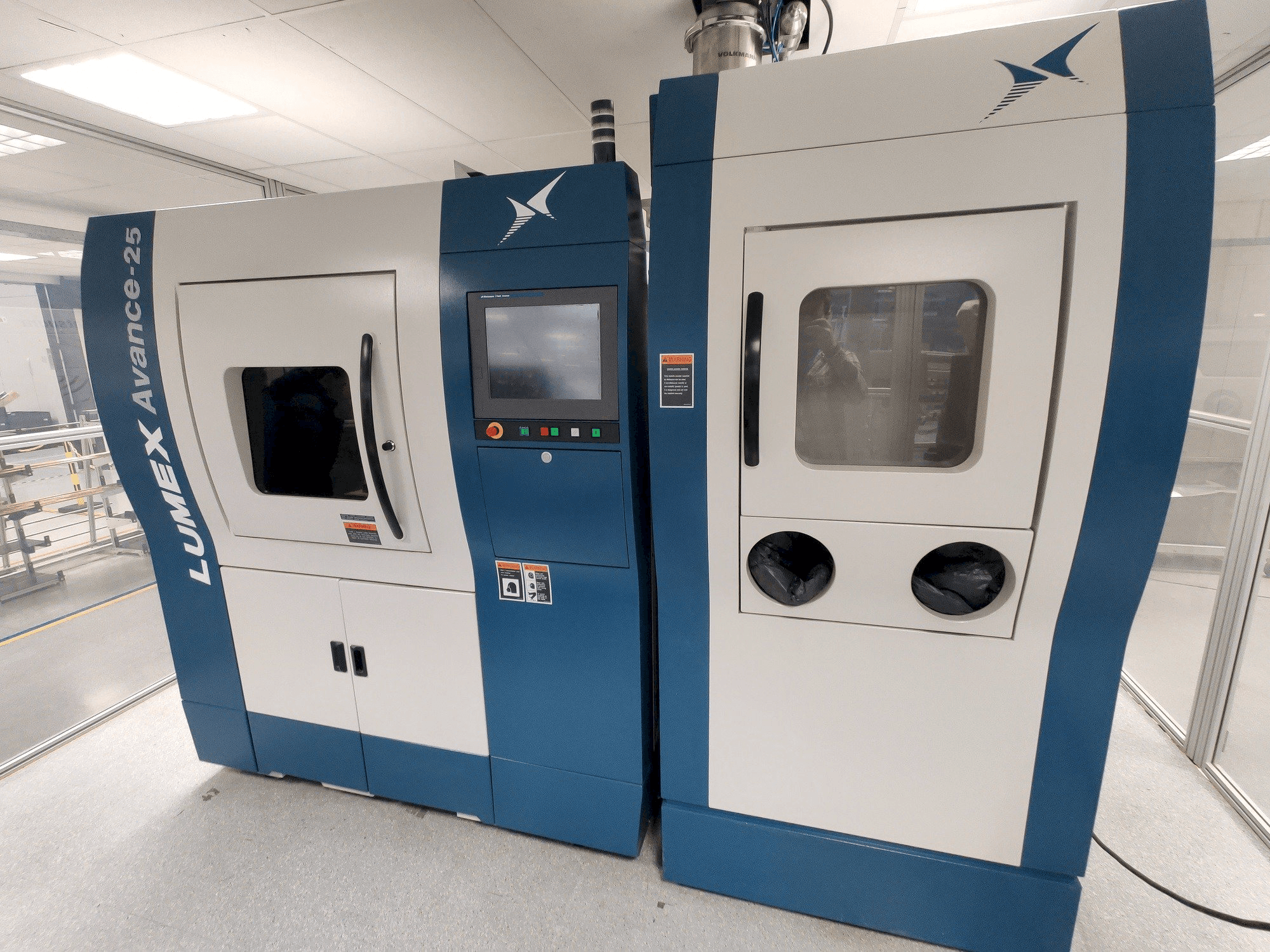 Вид станка Matsuura Lumex Avance-25 спереди