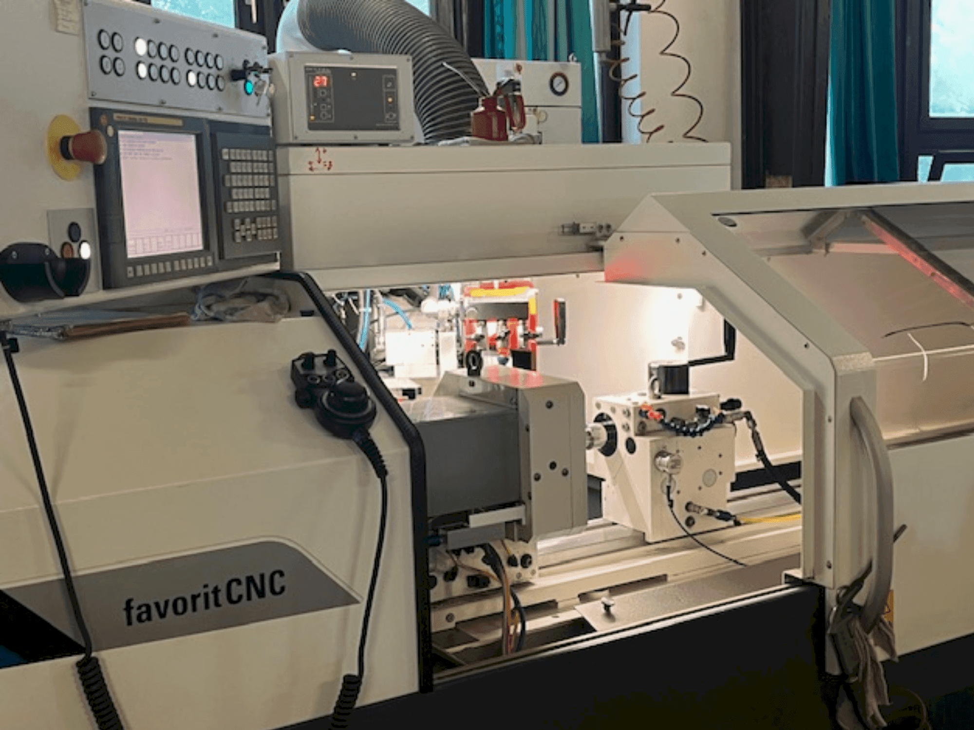 Вид станка STUDER favorit CNC спереди