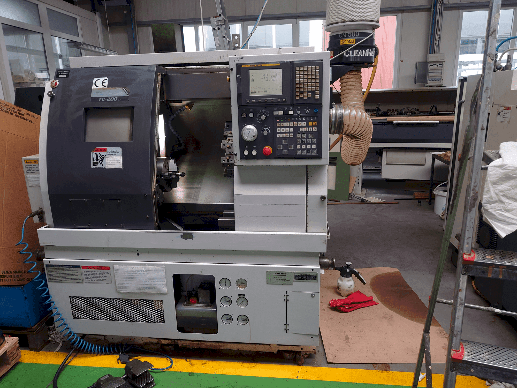 Вид станка Takisawa TC-200 L3 спереди