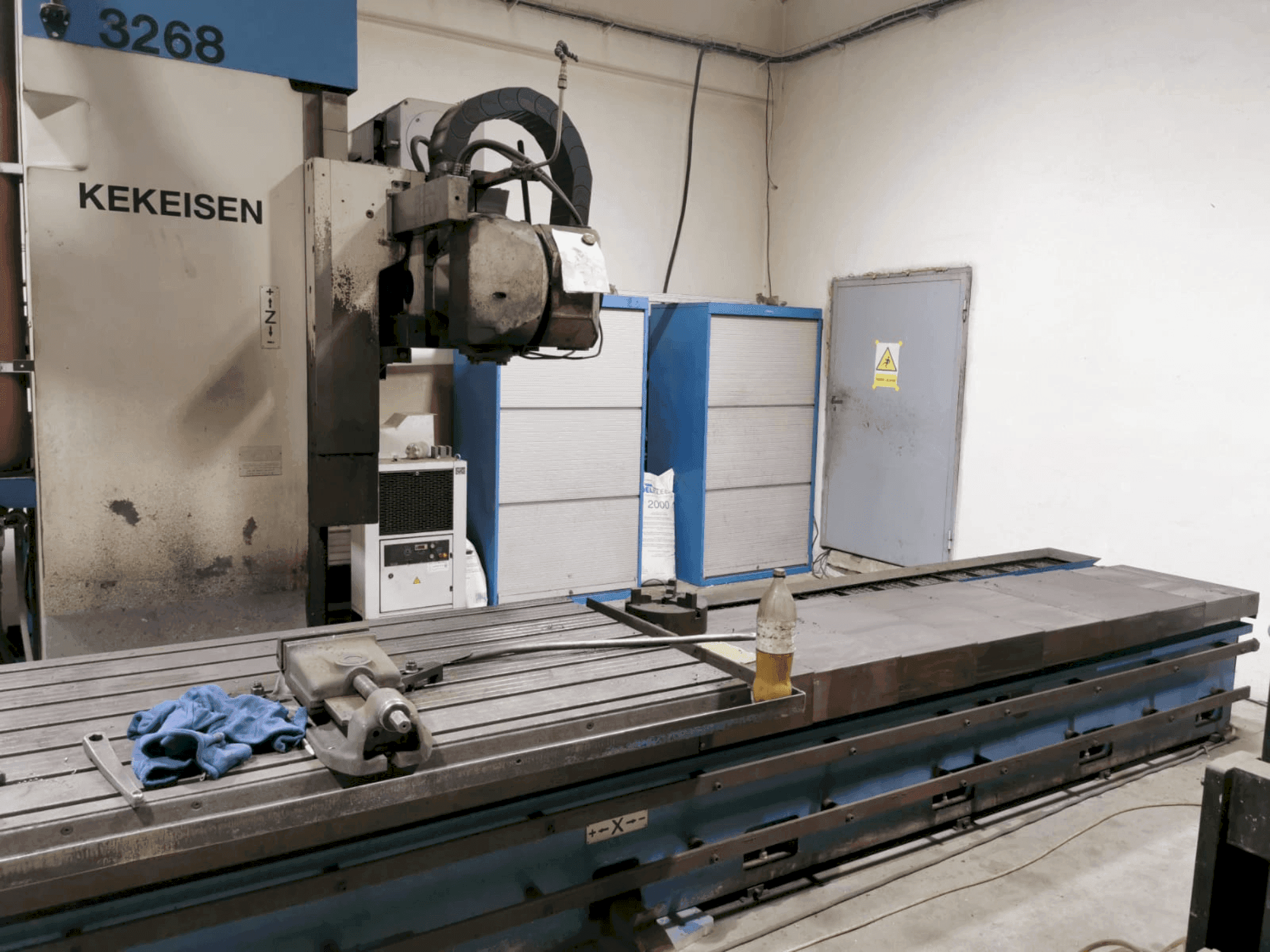 Вид станка Kekeisen KEKEISEN UBF 2500 спереди