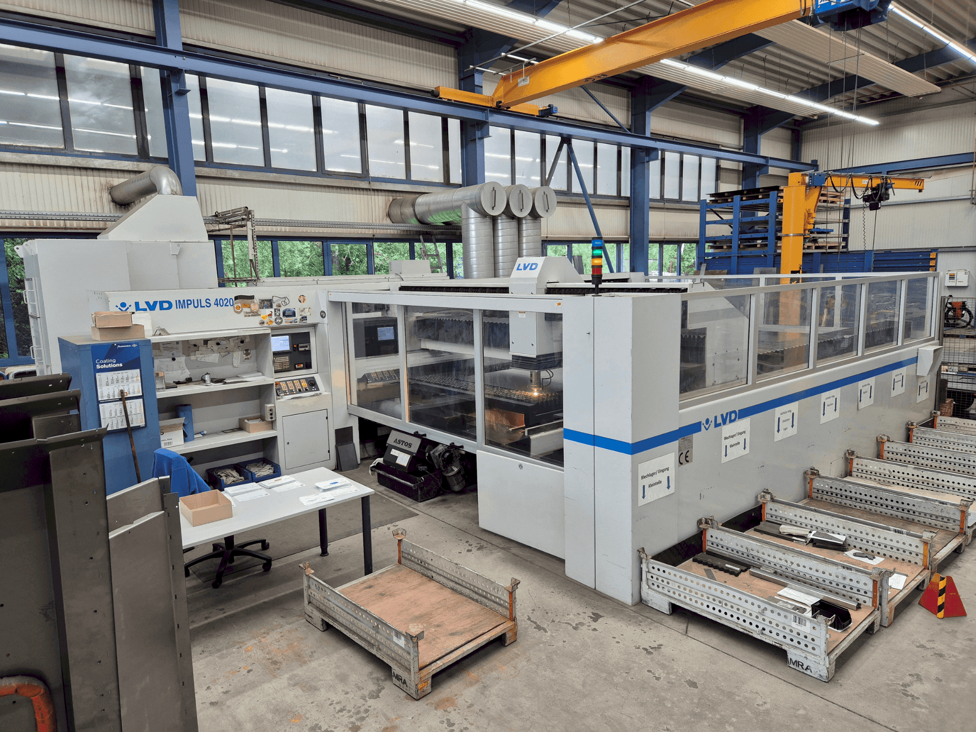 Вид станка LVD Impuls 4020 спереди