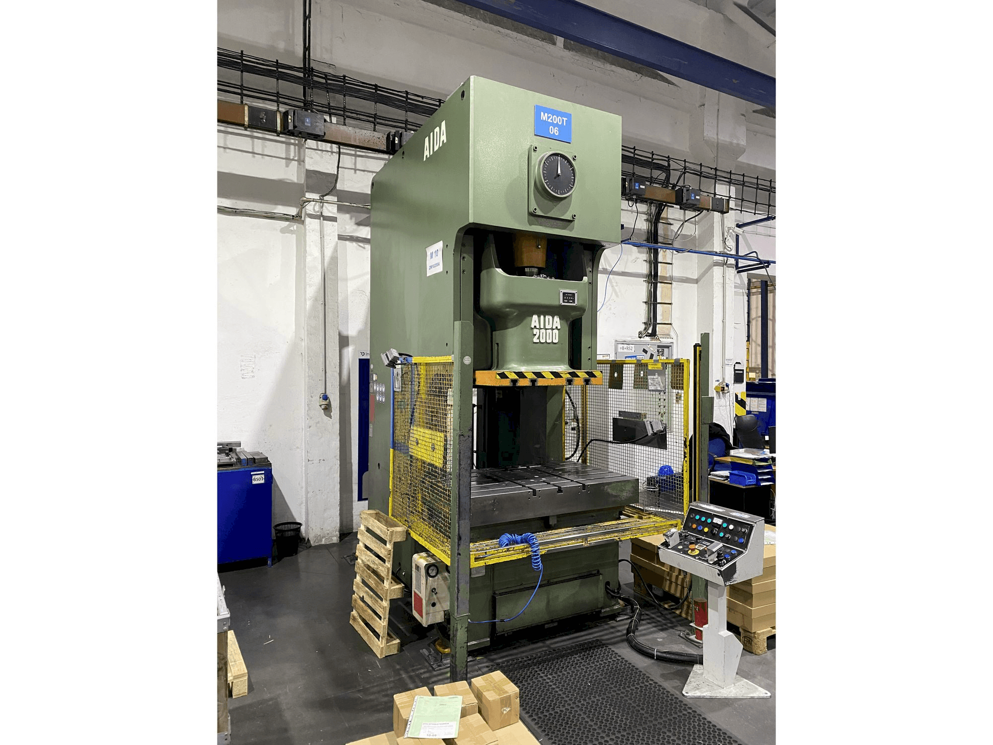 Вид станка AIDA NC1-2000 (2) спереди