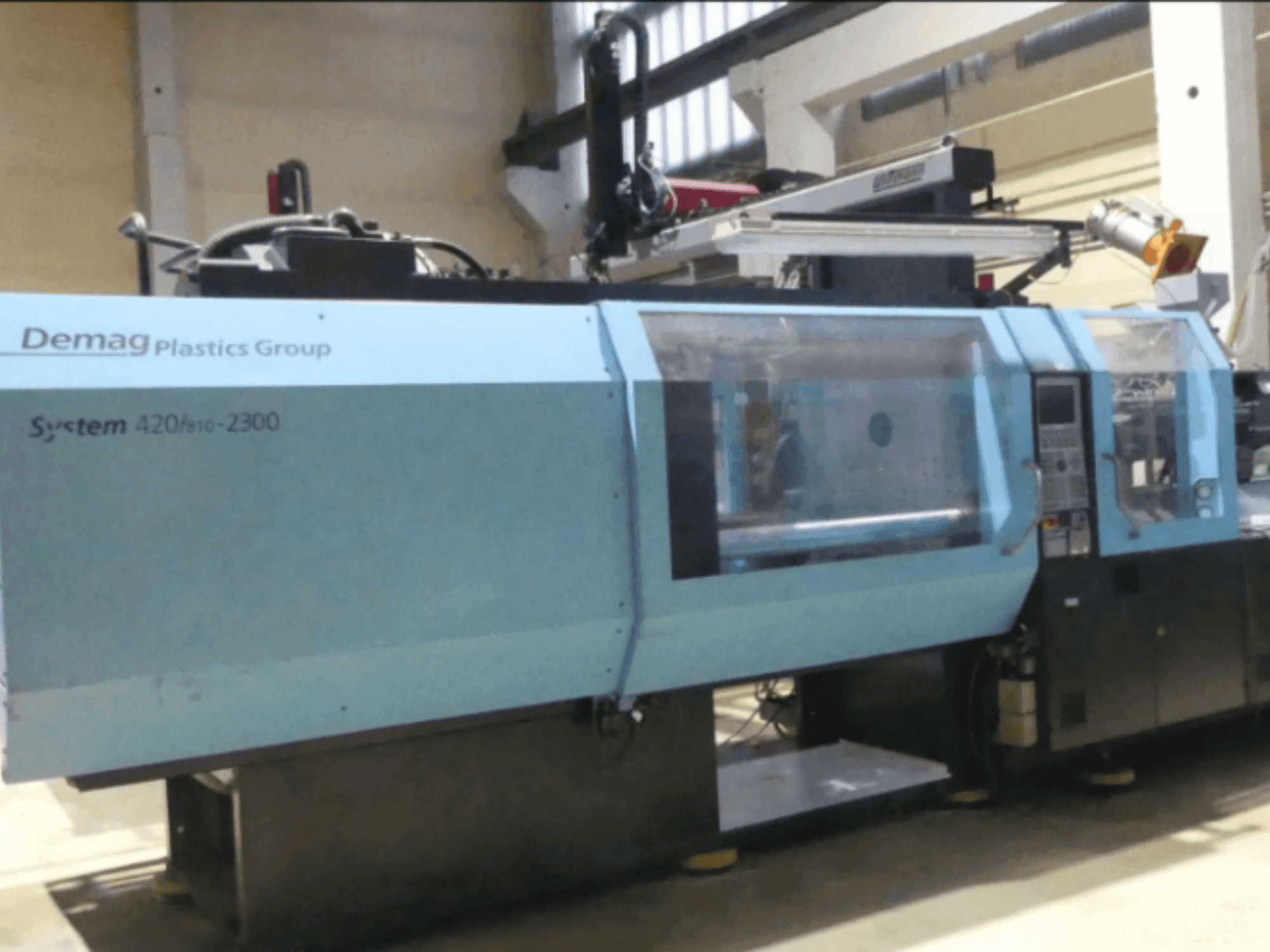 Вид станка DEMAG Ergotech 420/810-2300 спереди