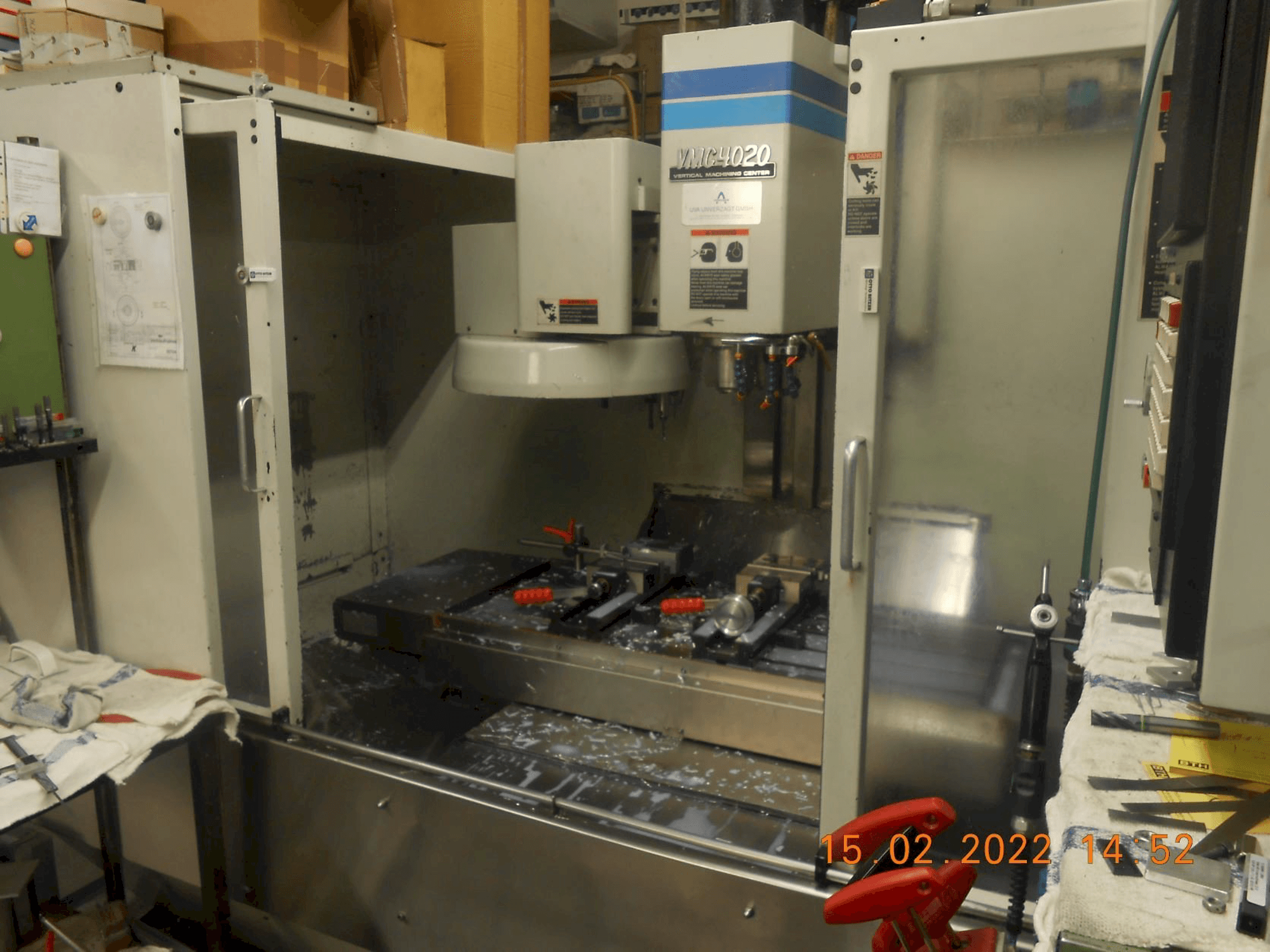 Вид станка FADAL CNC Bearbeitungszentrum VMC 4020 спереди
