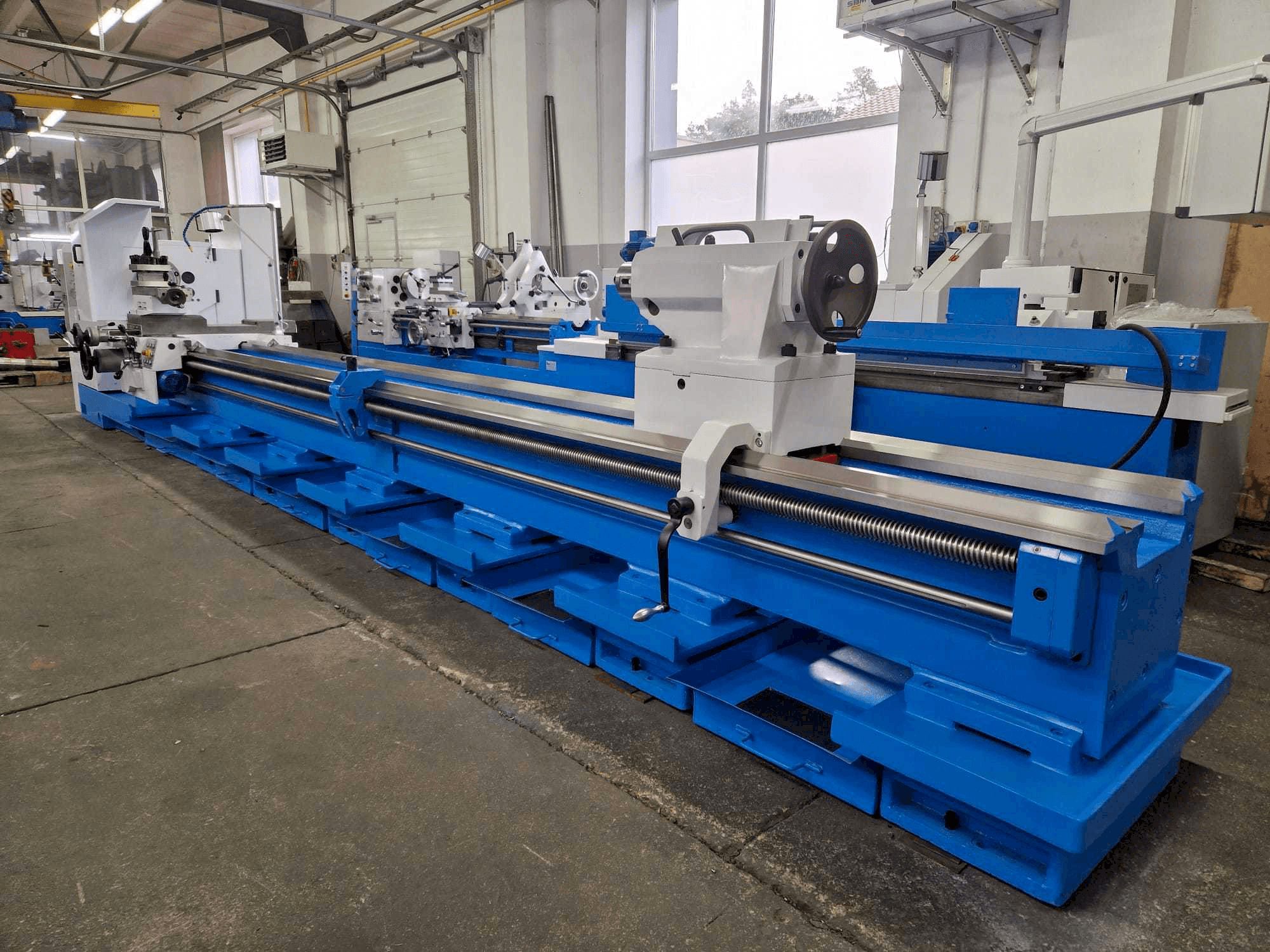 Вид станка Poreba TPK 90 x 6000 спереди