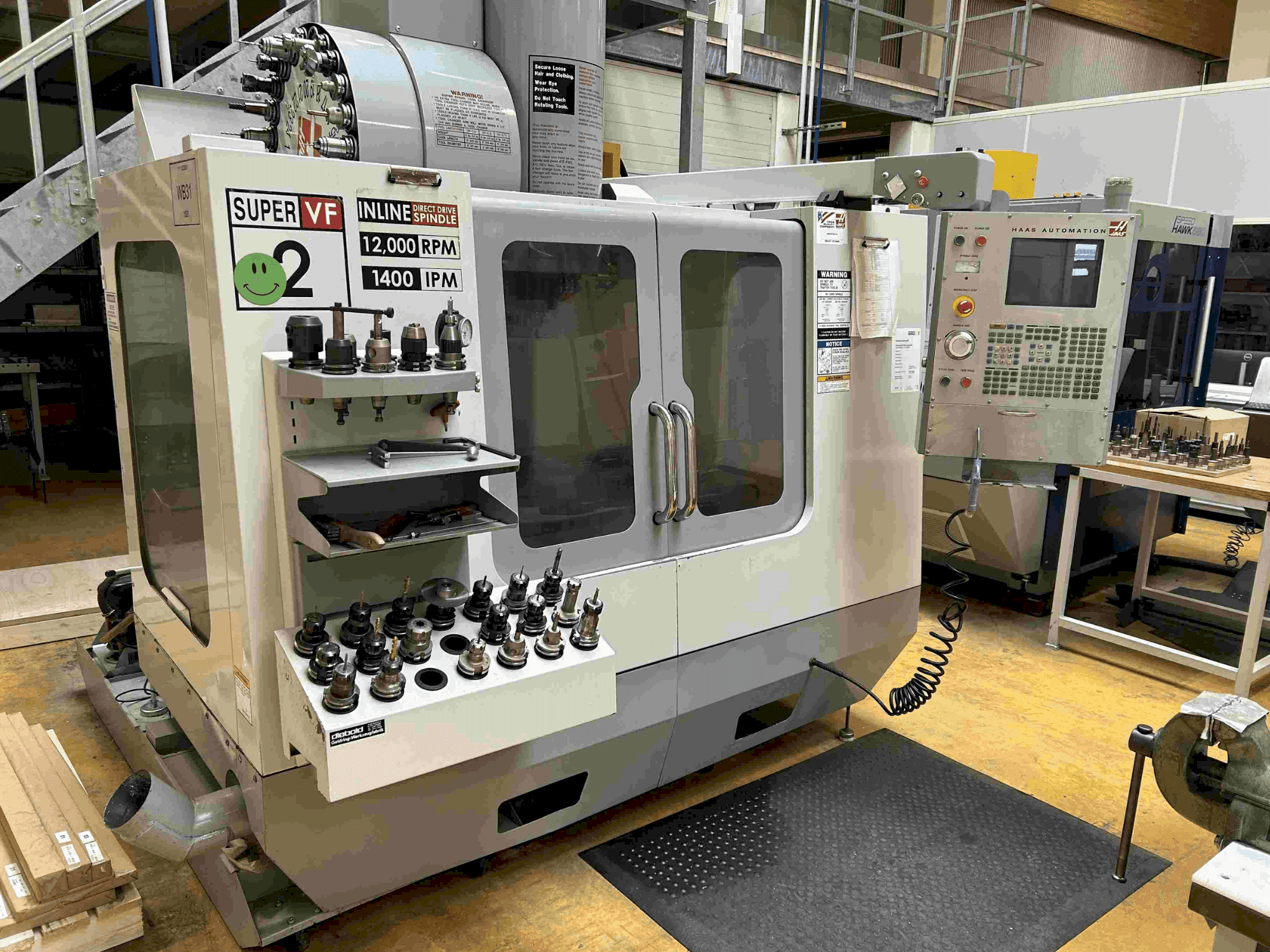 Вид станка HAAS VF-2SSHE спереди