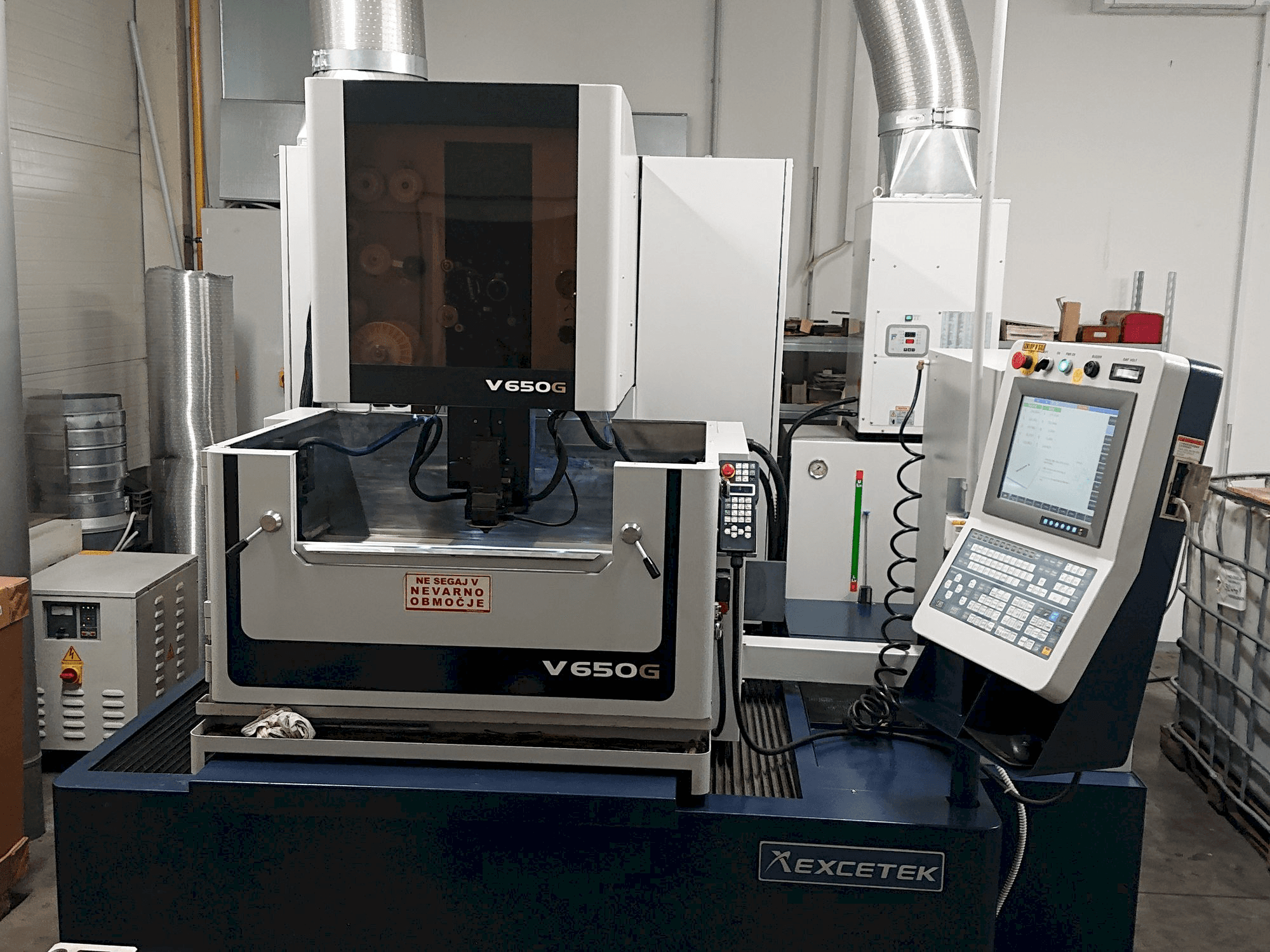 Вид станка EXCETEK V650G спереди