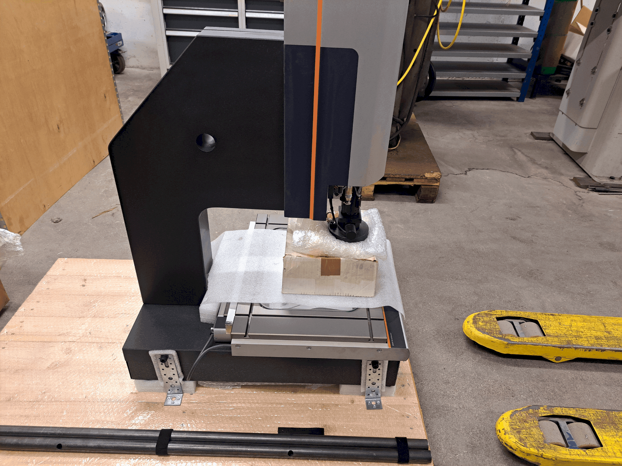 Вид станка HEINRICH SCHNEIDER MM1-300 CNC MZ TP20 спереди