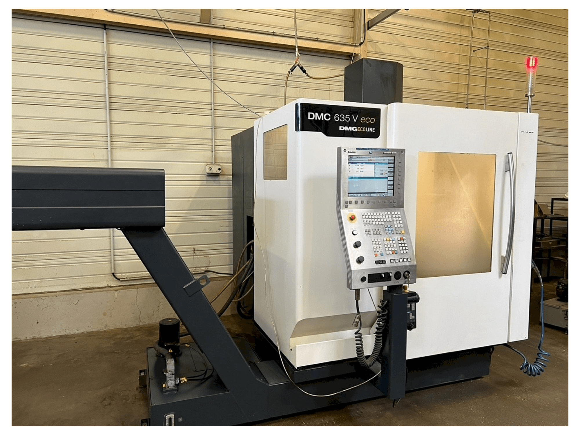 Вид станка DMG DMC 635V ECOLINE спереди