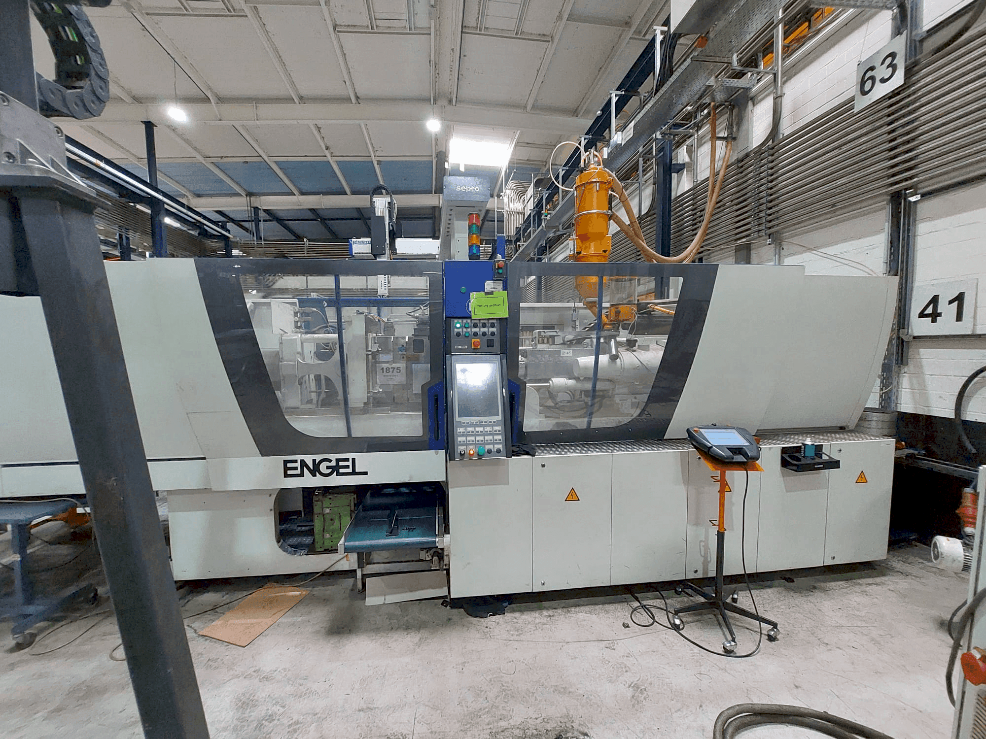 Вид станка Engel E Victory 740/160 спереди