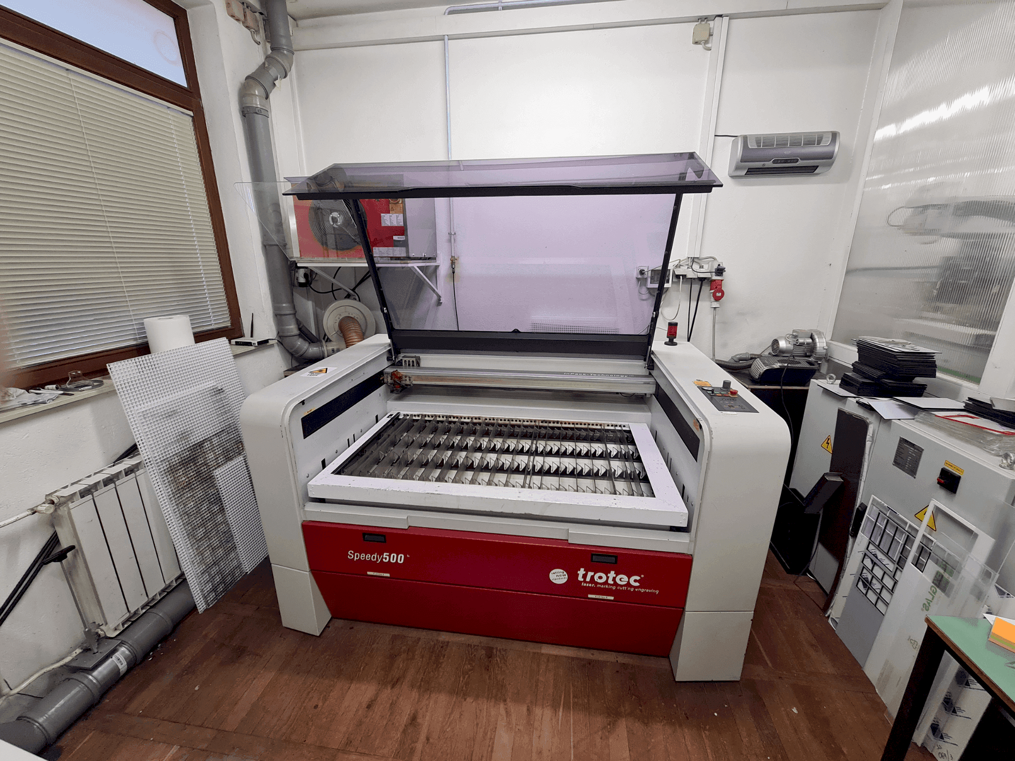 Вид станка Trotec Speedy 500 спереди