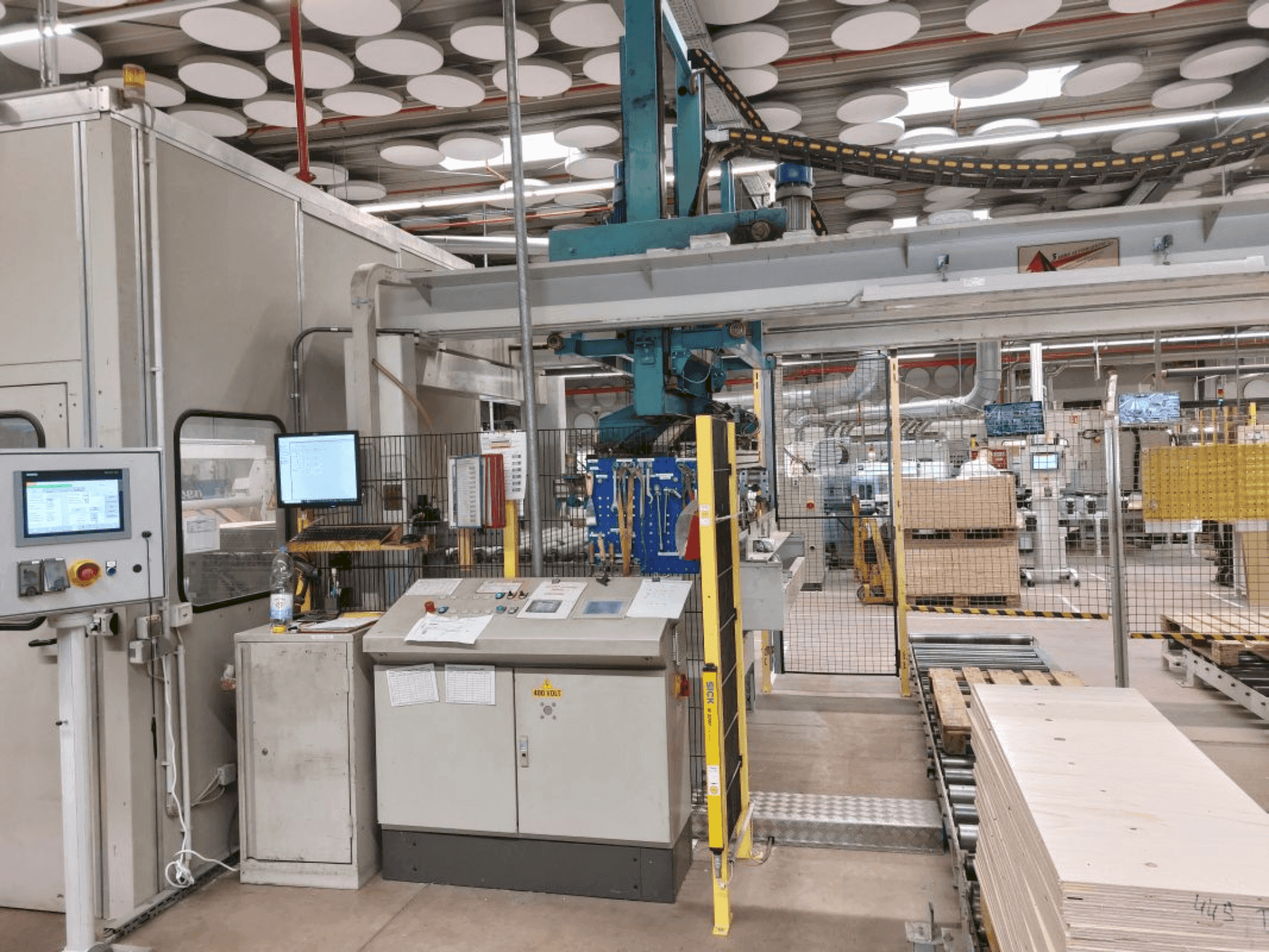 Вид станка GIBEN n/a спереди