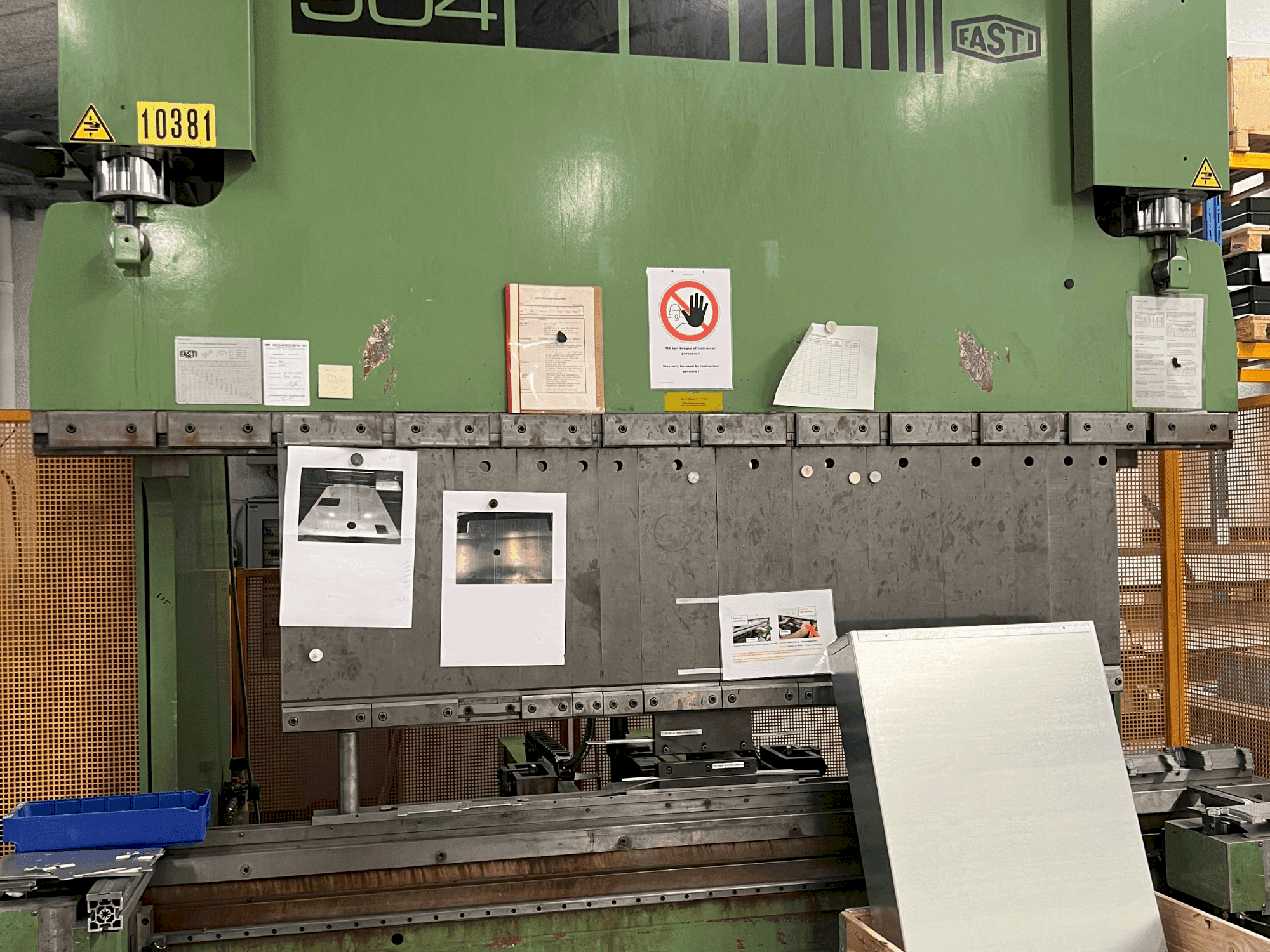 Вид станка FASTI 904 спереди