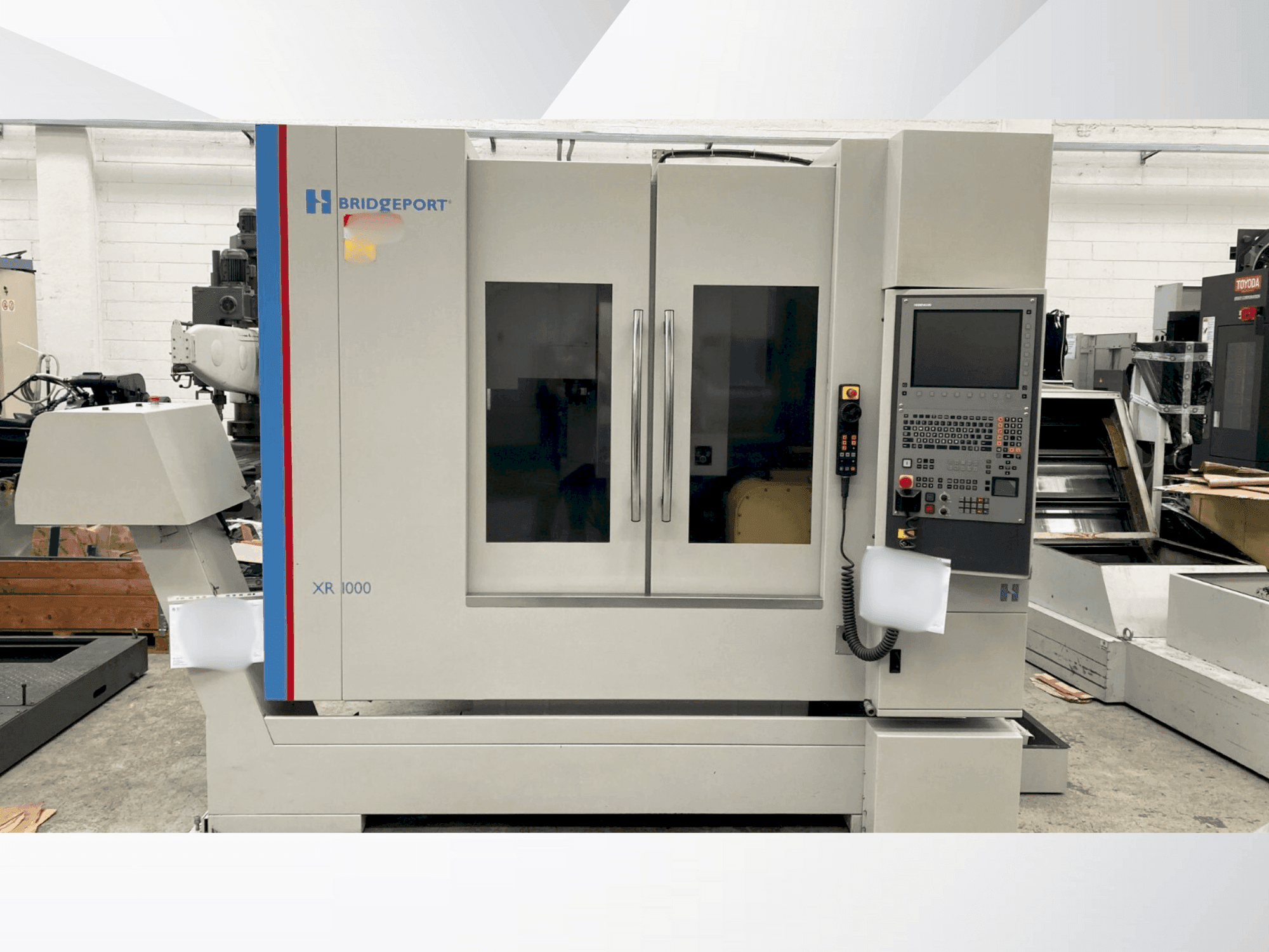 Вид станка Bridgeport XR 1000 спереди