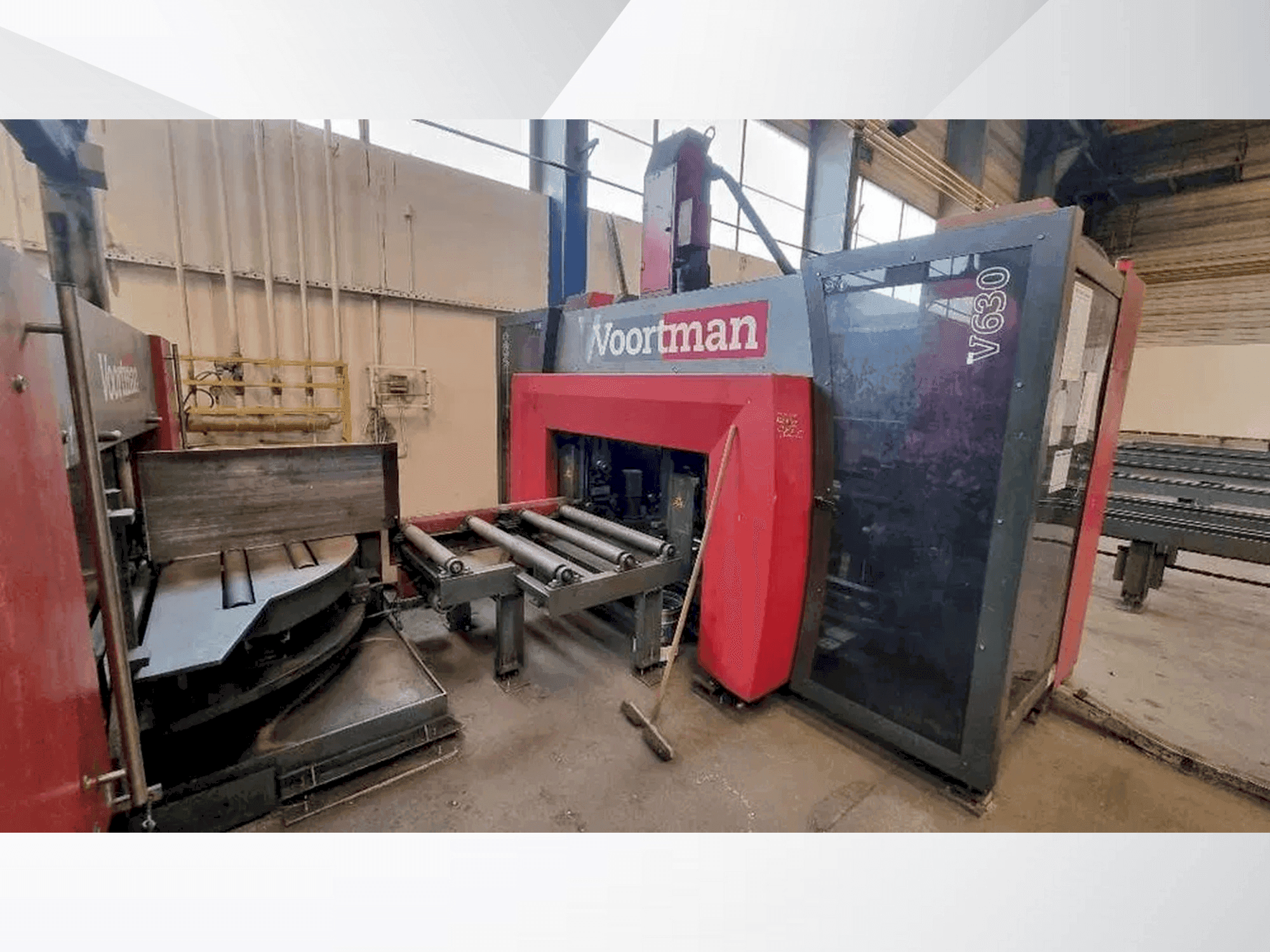 Вид станка VOORTMAN V630 / VB1050 спереди