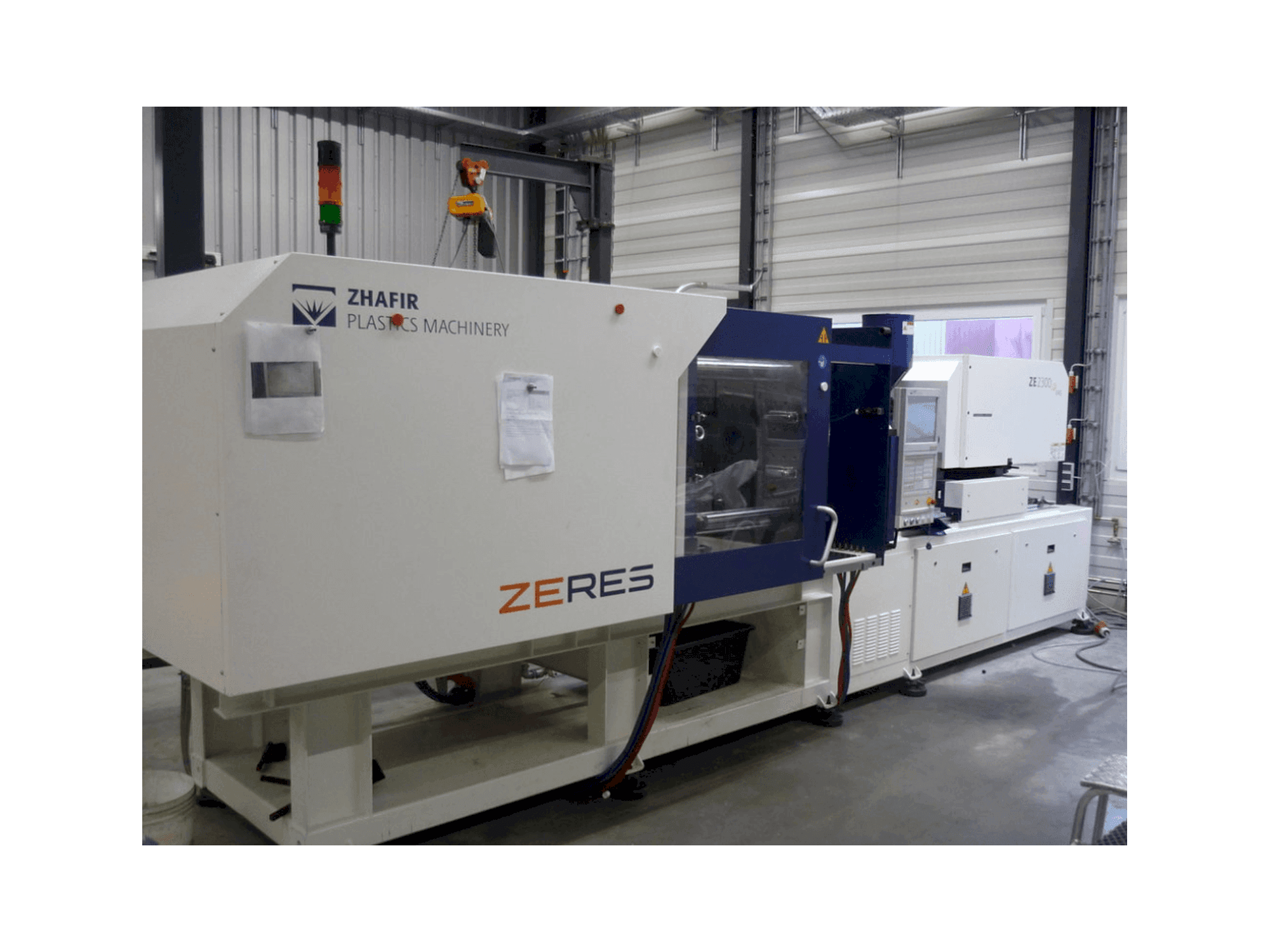 Вид станка ZHAFIR ZERES 2300 Haitian спереди