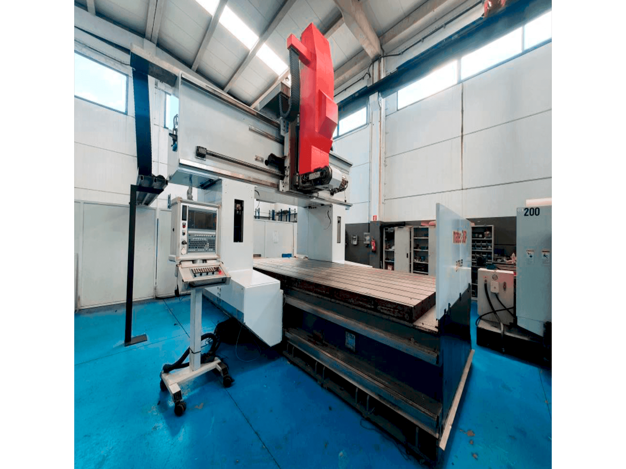 Вид станка Matec 30P спереди