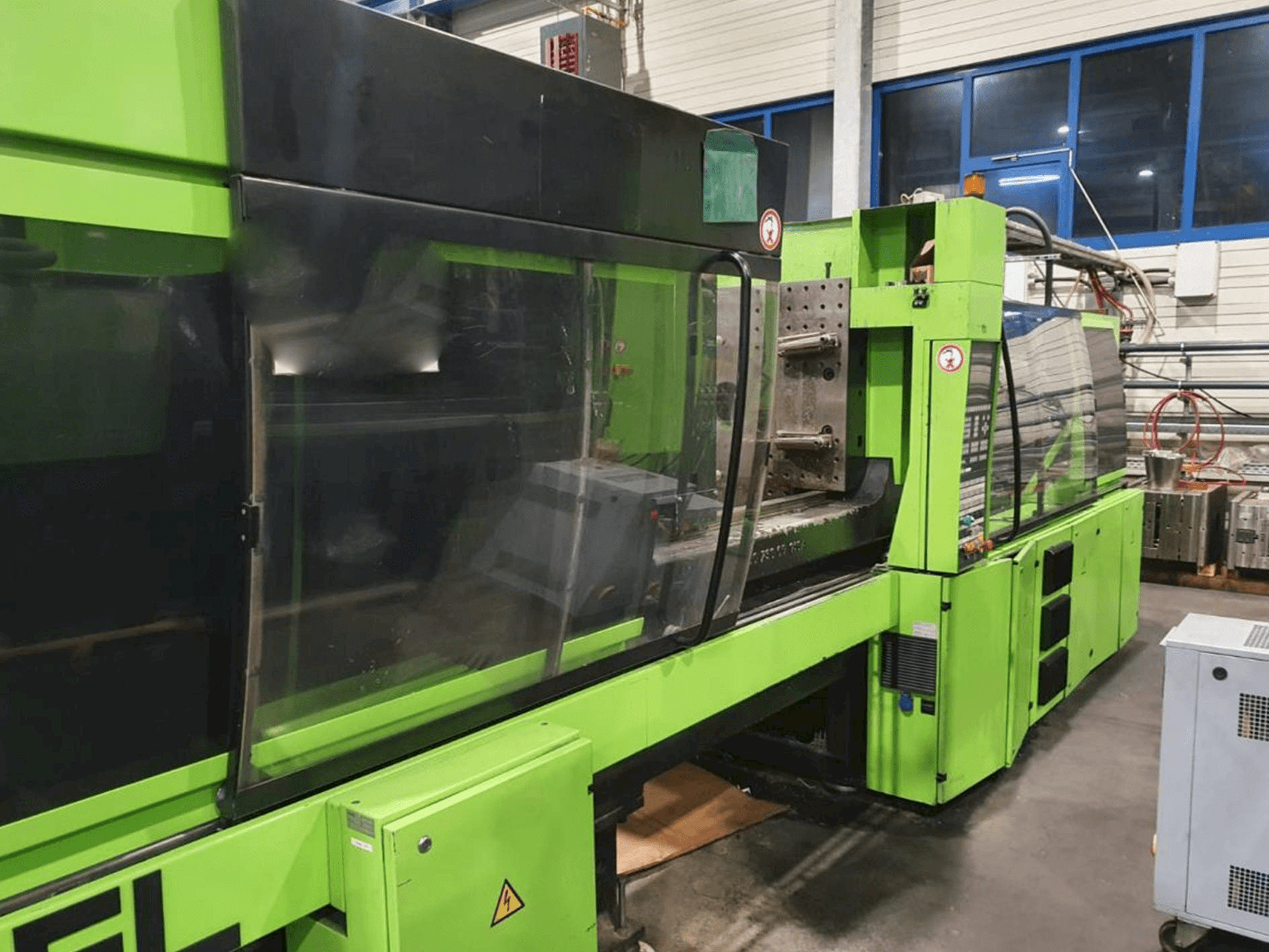 Вид станка ENGEL Es 1350/250 Hl спереди