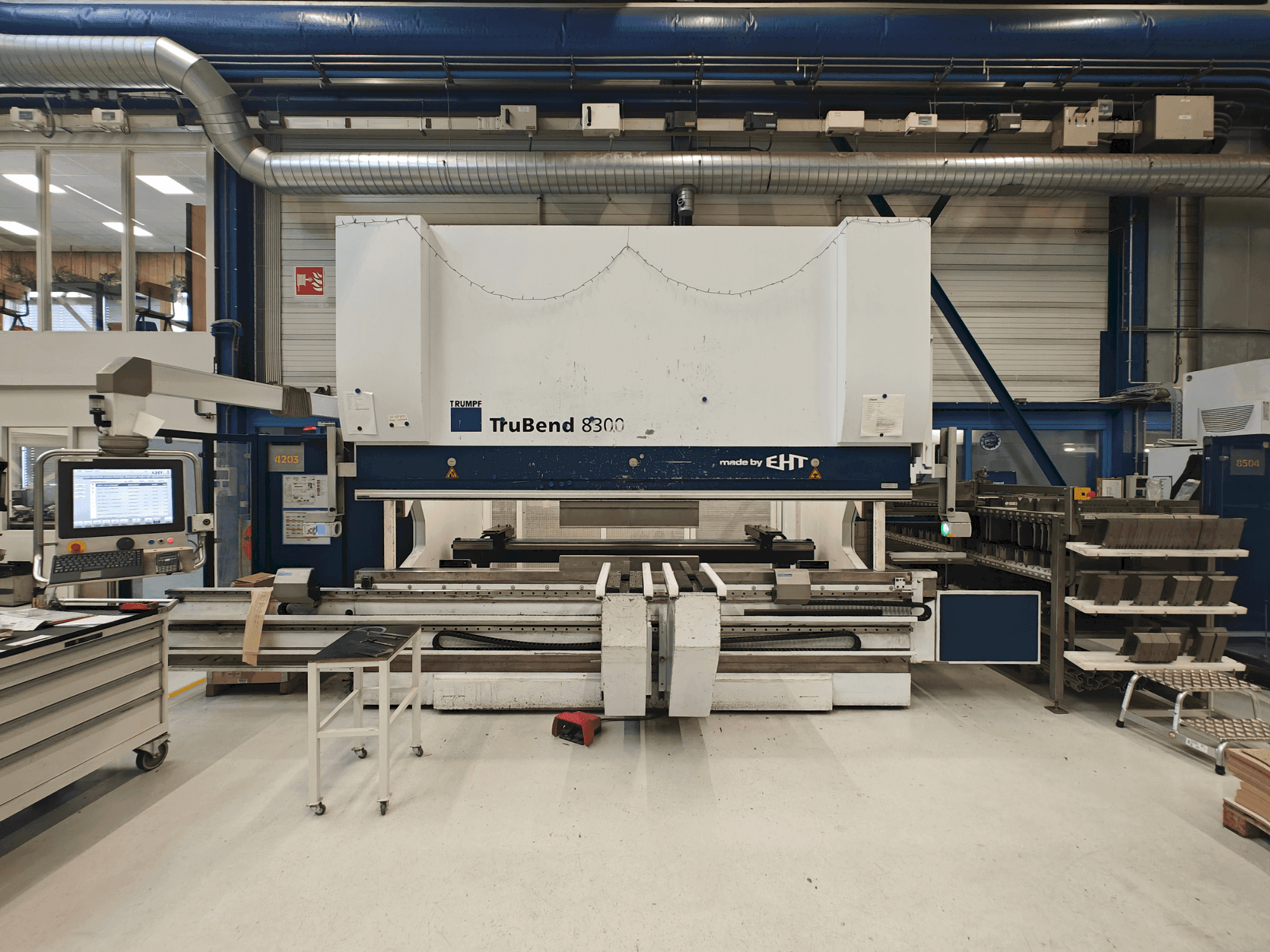 Вид станка EHT TruBend 8300-40 спереди