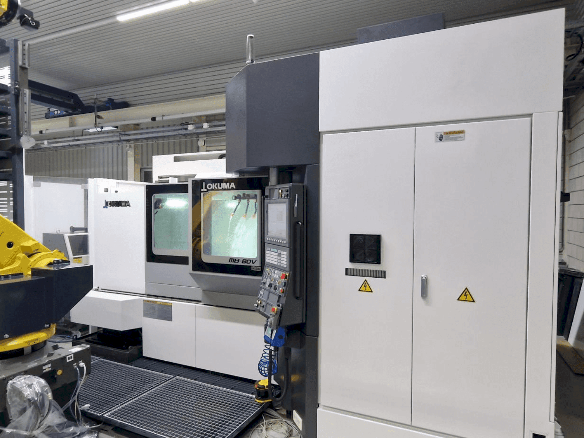 Вид станка Okuma MB 80V спереди