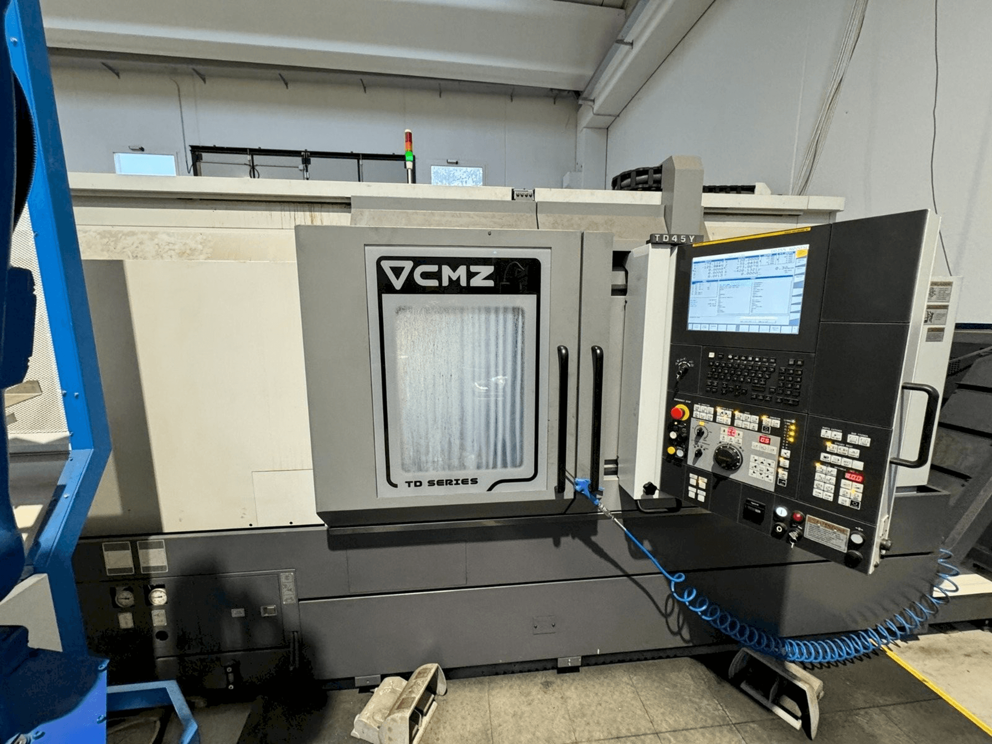 Вид станка CMZ TD 45 Y 1350 спереди