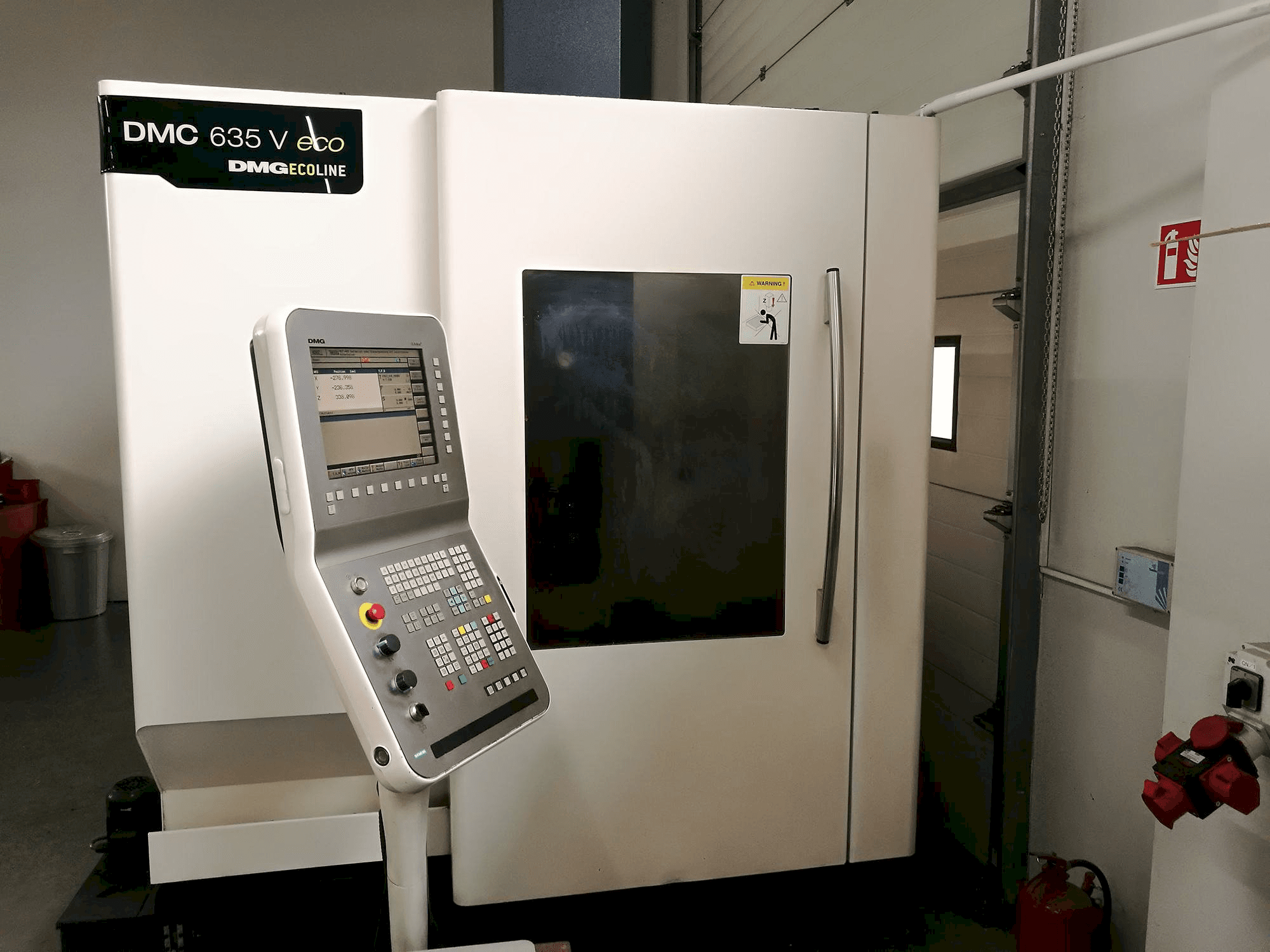 Front view of DMG DMC 635 V Eco machine