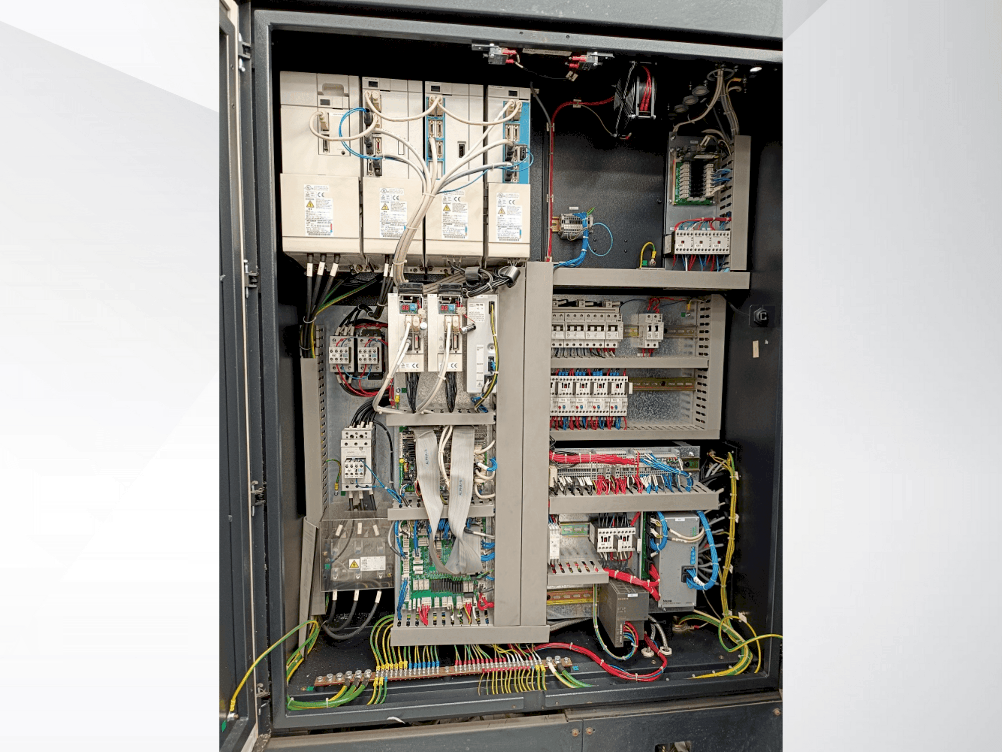 Детали Mazak VTC-200C станка