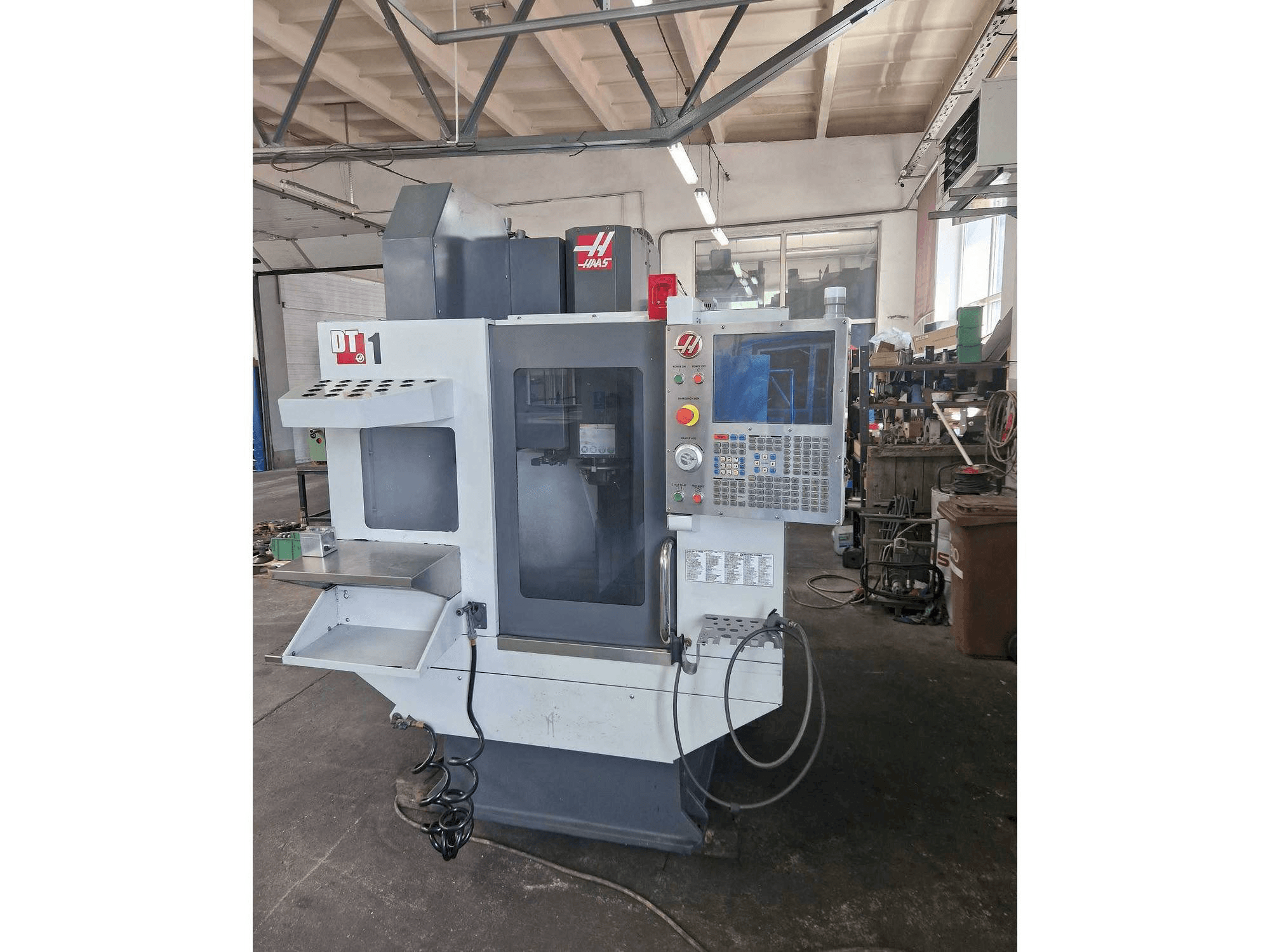 Вид станка HAAS DT-1 спереди