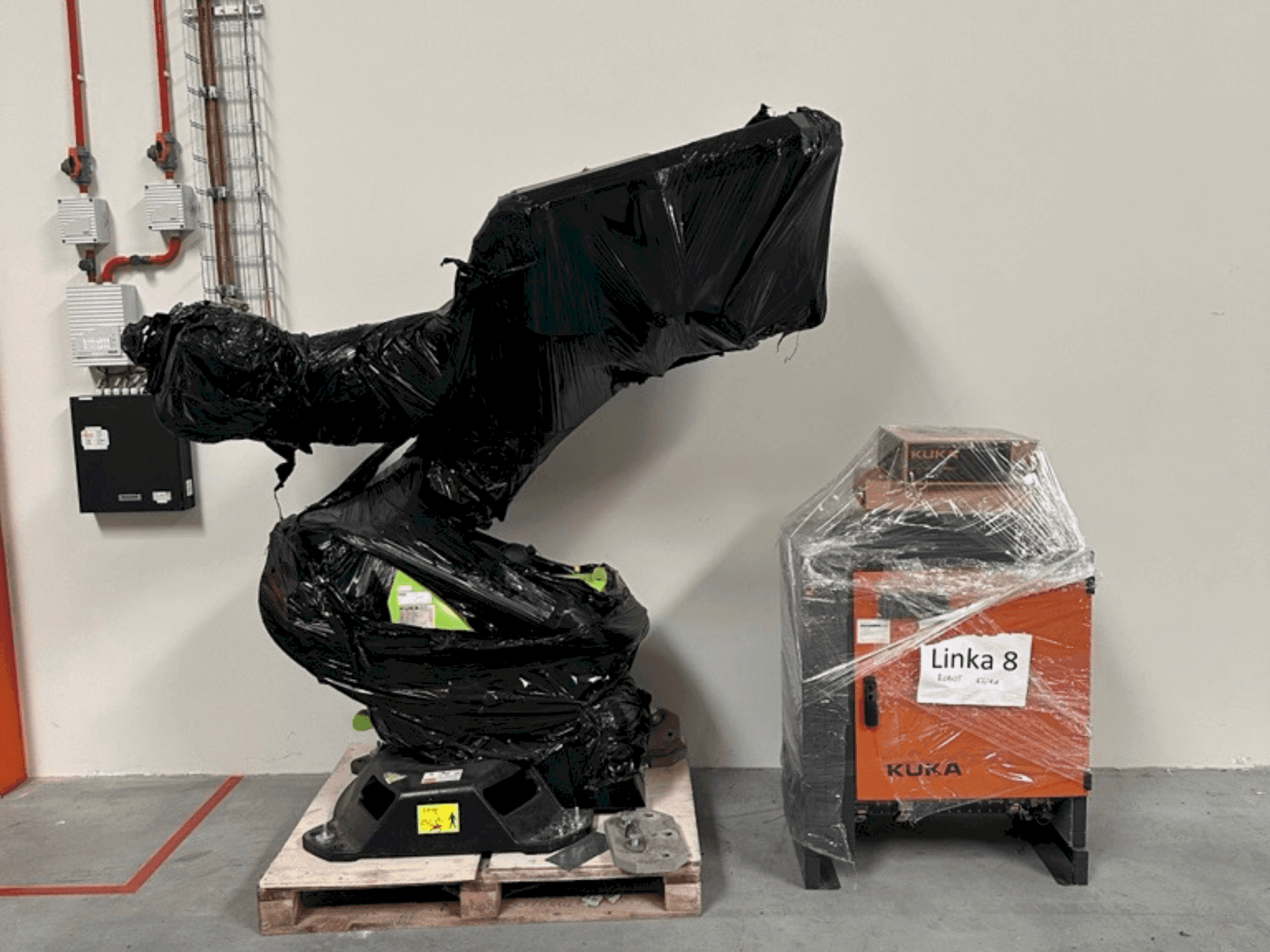 Вид станка KUKA KR-90 R3100 спереди