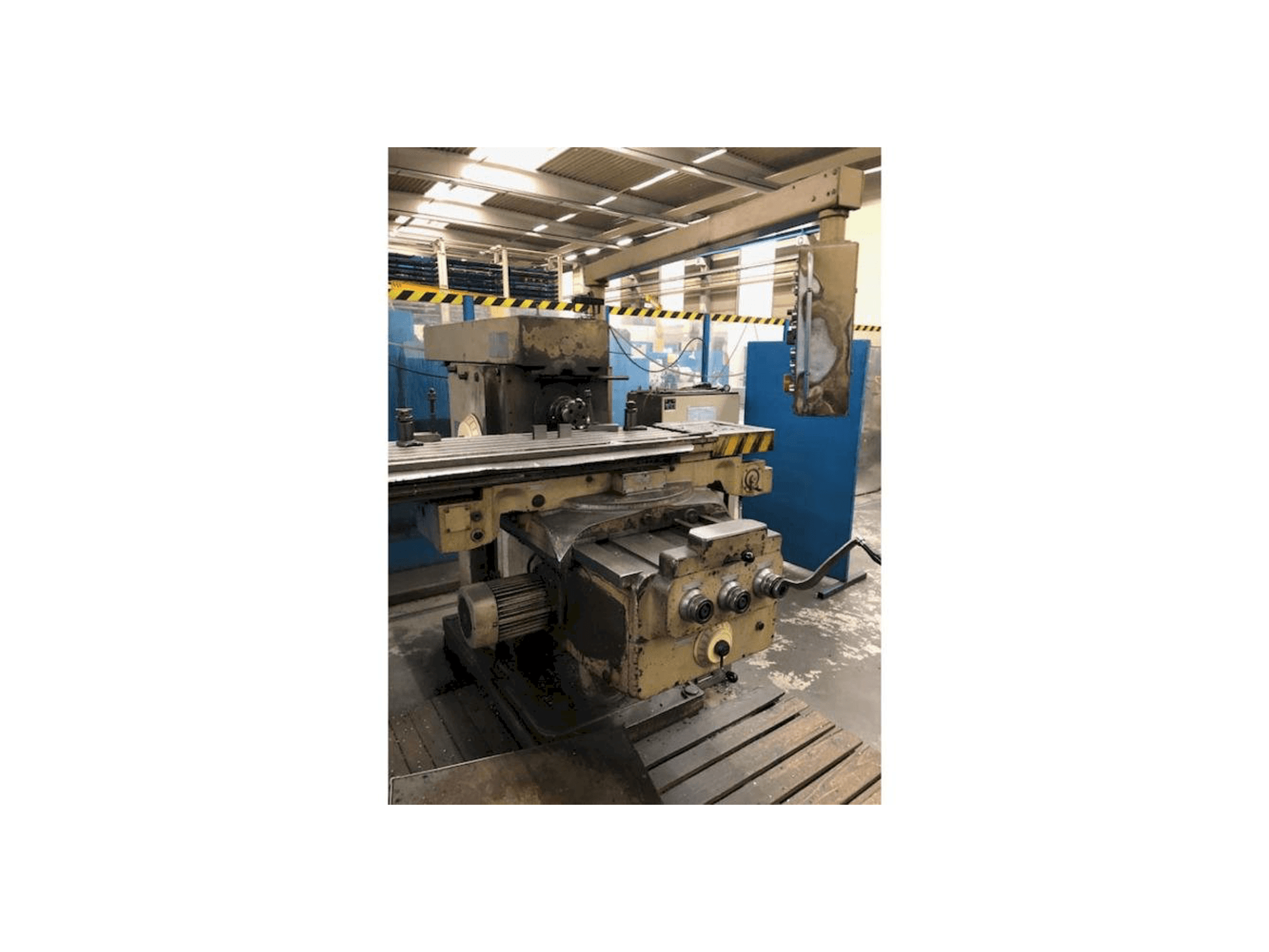 Вид станка FU W 400 VI / 2 спереди