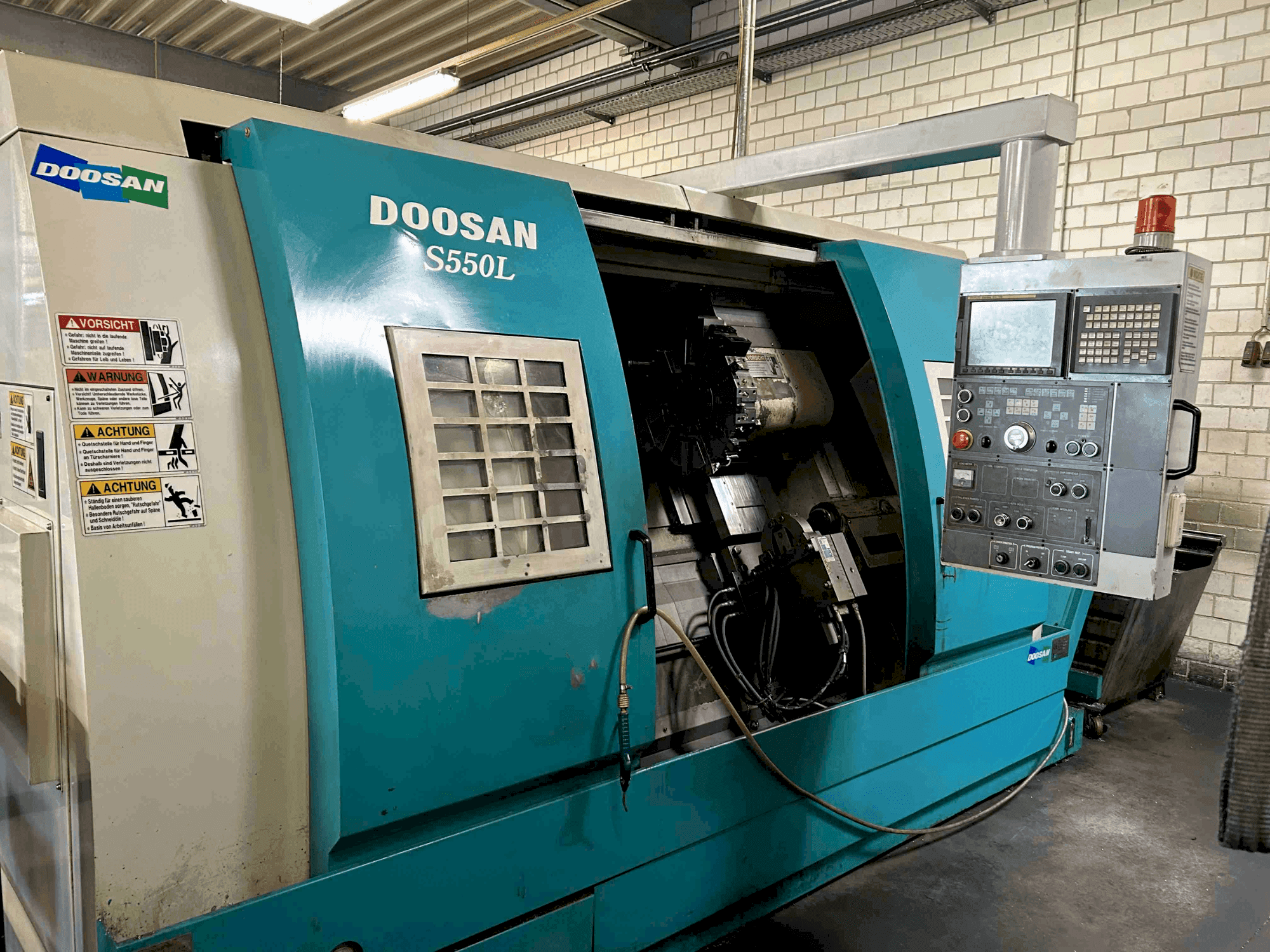 Вид станка DOOSAN S550L спереди