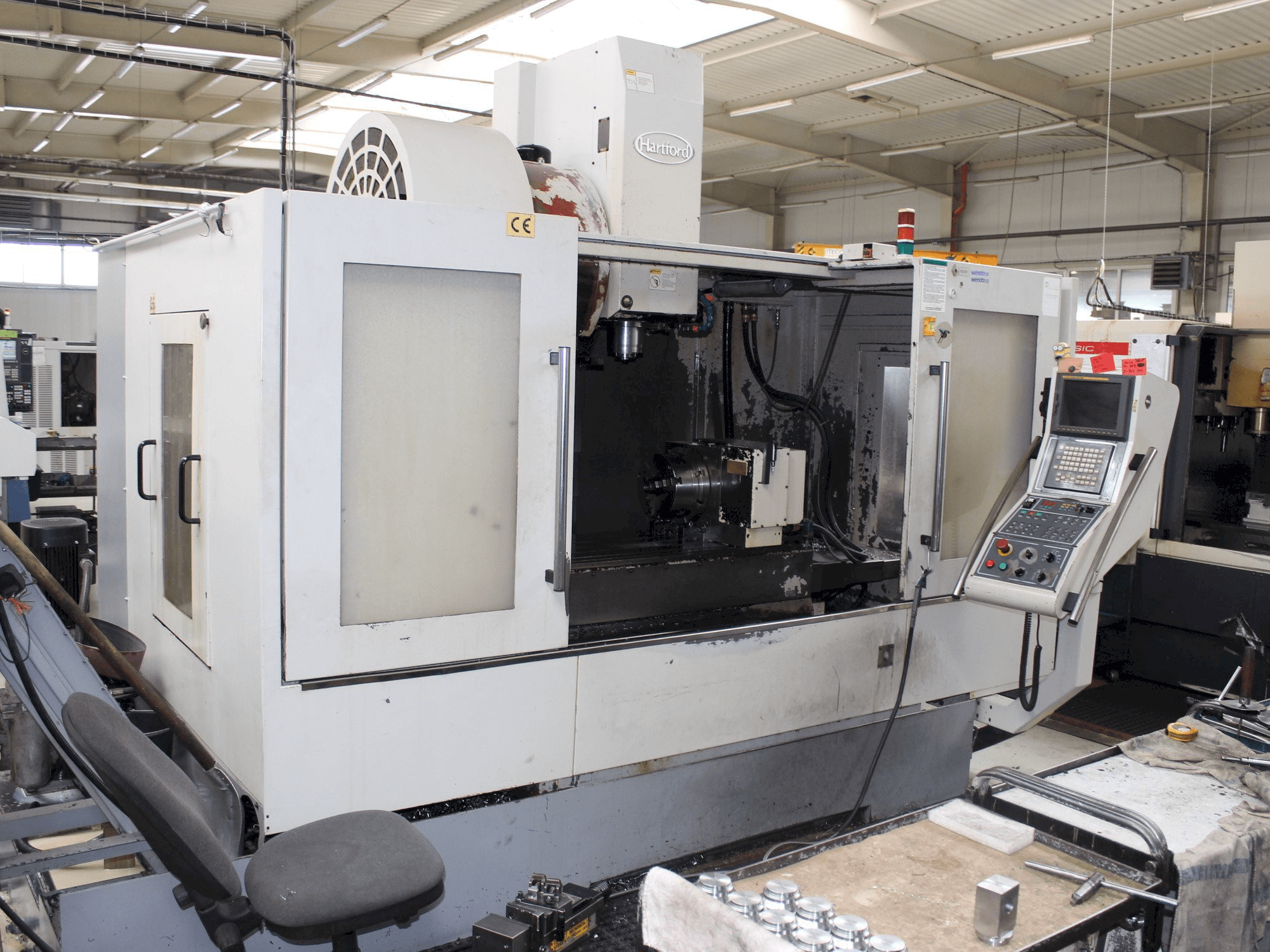 Вид станка Hartford VMC 1270A спереди